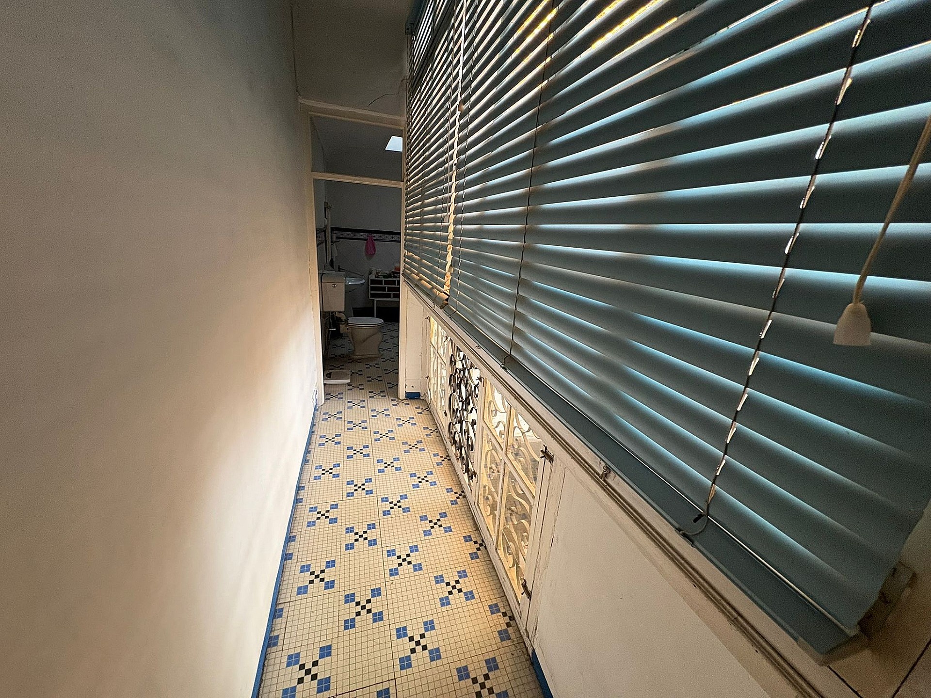 Resale - 6 Bedroom 2 Bathroom Townhouse in Novelda -  - Alicante