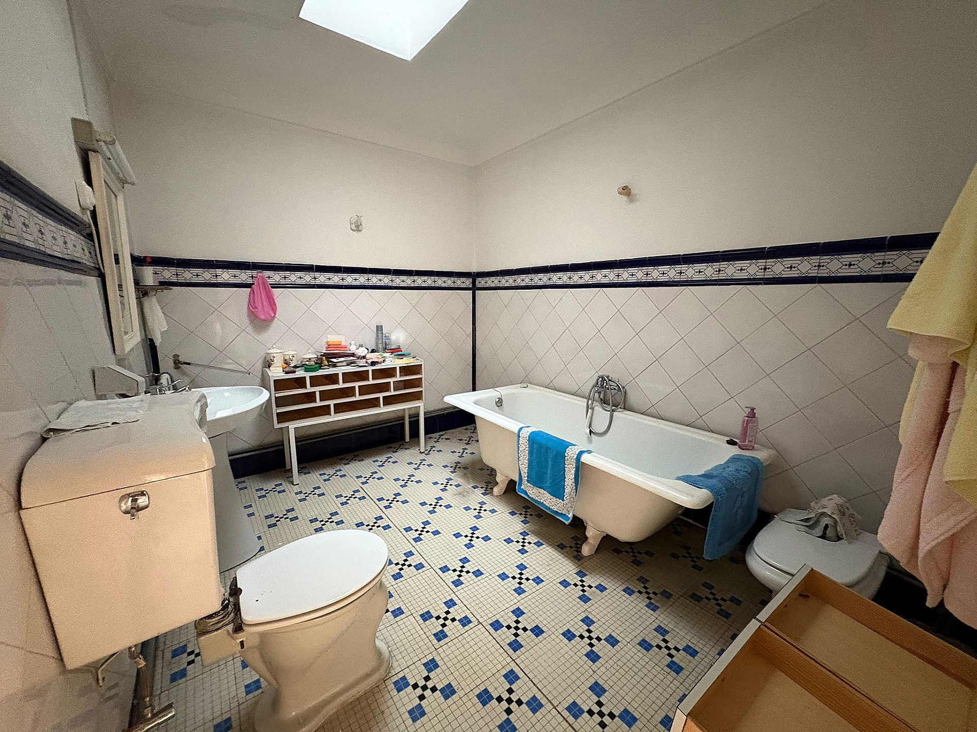 Resale - 6 Bedroom 2 Bathroom Townhouse in Novelda -  - Alicante