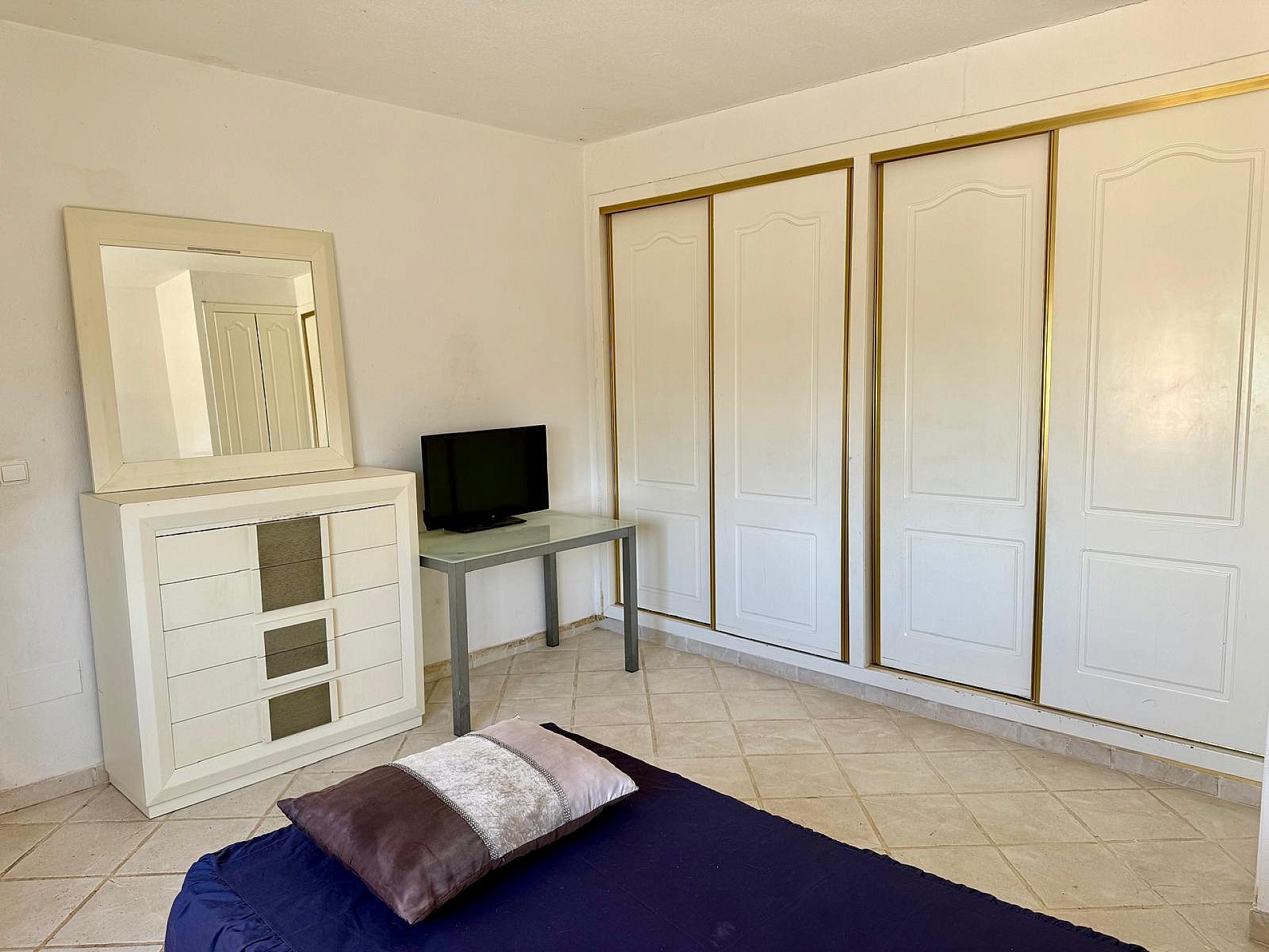 Resale - 3 Bedroom 3 Bathroom Villa in Onil -  - Alicante