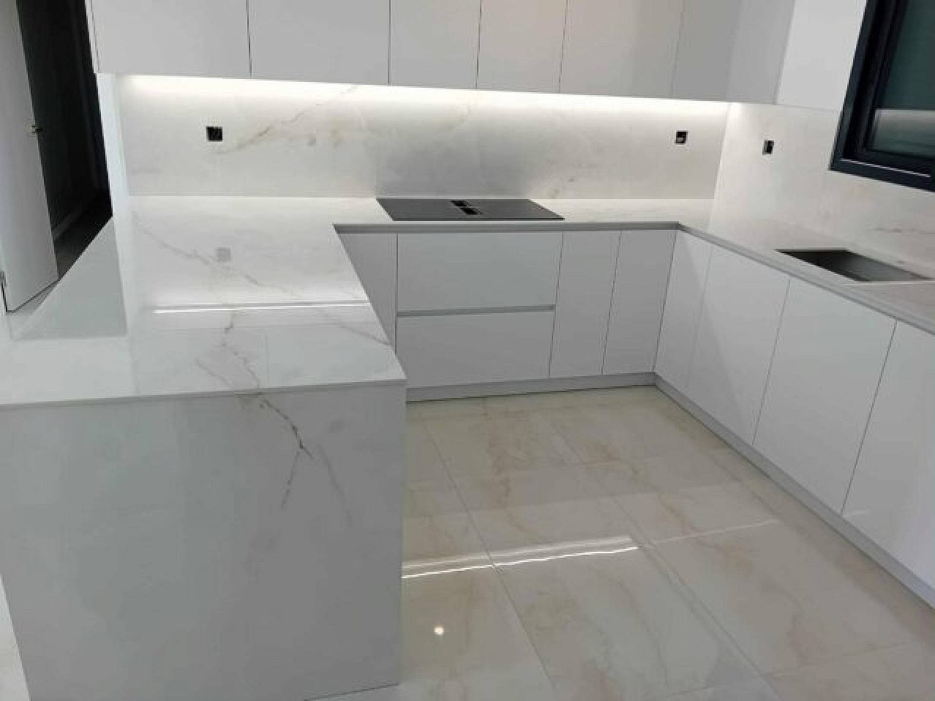 Resale - 3 Bedroom 2 Bathroom Semi-detached in La Romana -  - Alicante