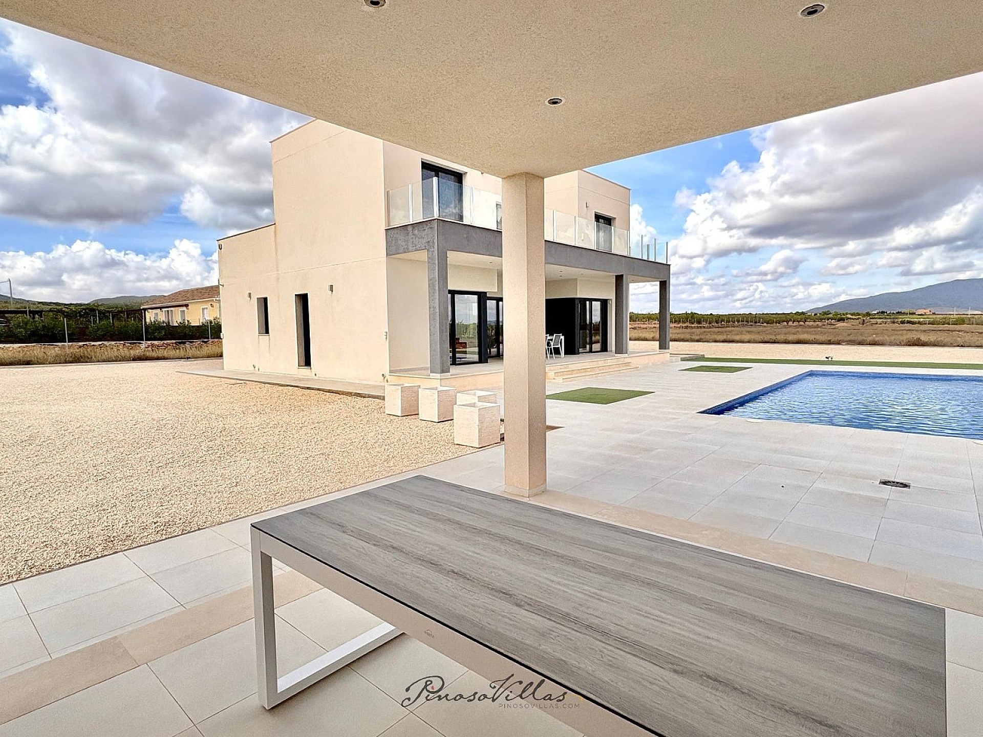 Resale - 3 Bedroom 3 Bathroom Villa in Pinoso -  - Alicante