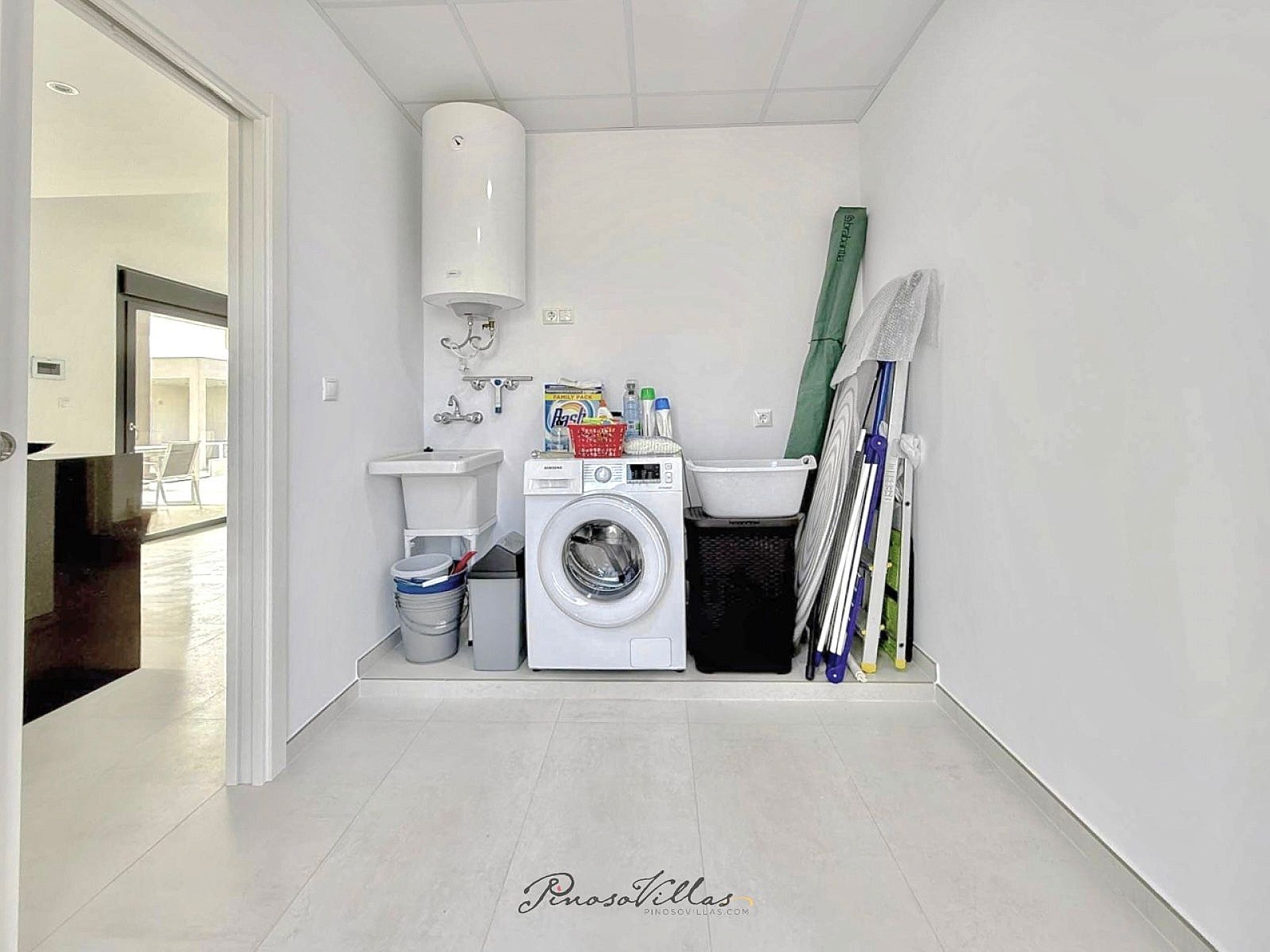 Resale - 3 Bedroom 3 Bathroom Villa in Pinoso -  - Alicante