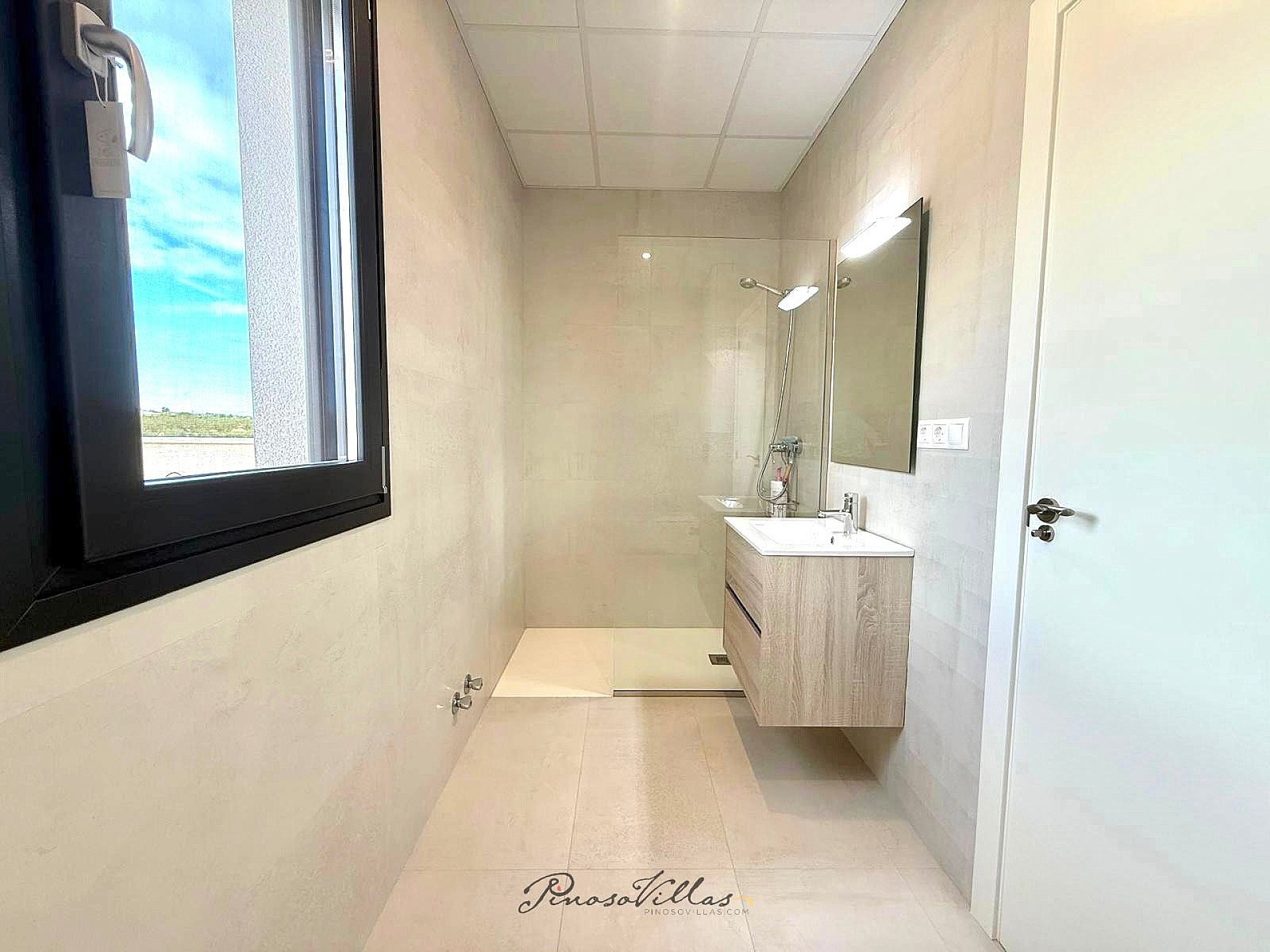 Resale - 3 Bedroom 3 Bathroom Villa in Pinoso -  - Alicante