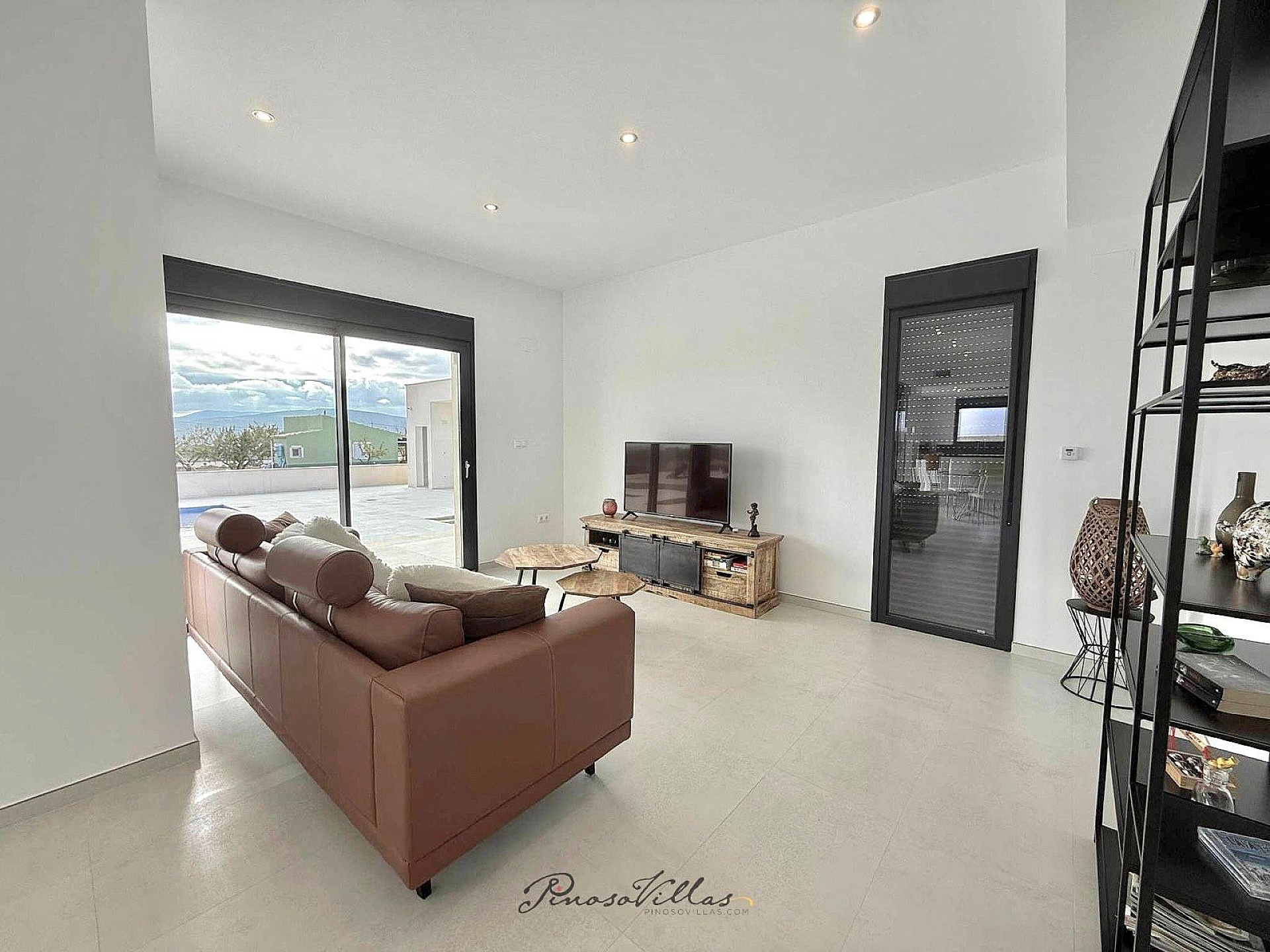 Resale - 3 Bedroom 3 Bathroom Villa in Pinoso -  - Alicante
