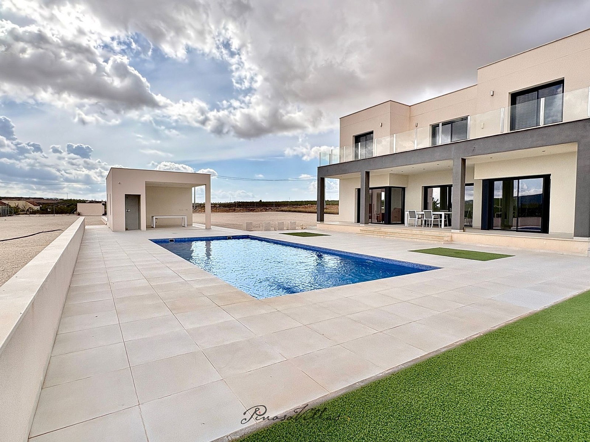 Resale - 3 Bedroom 3 Bathroom Villa in Pinoso -  - Alicante
