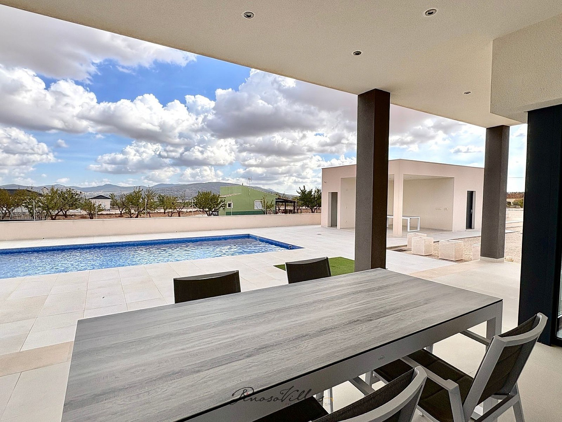 Resale - 3 Bedroom 3 Bathroom Villa in Pinoso -  - Alicante