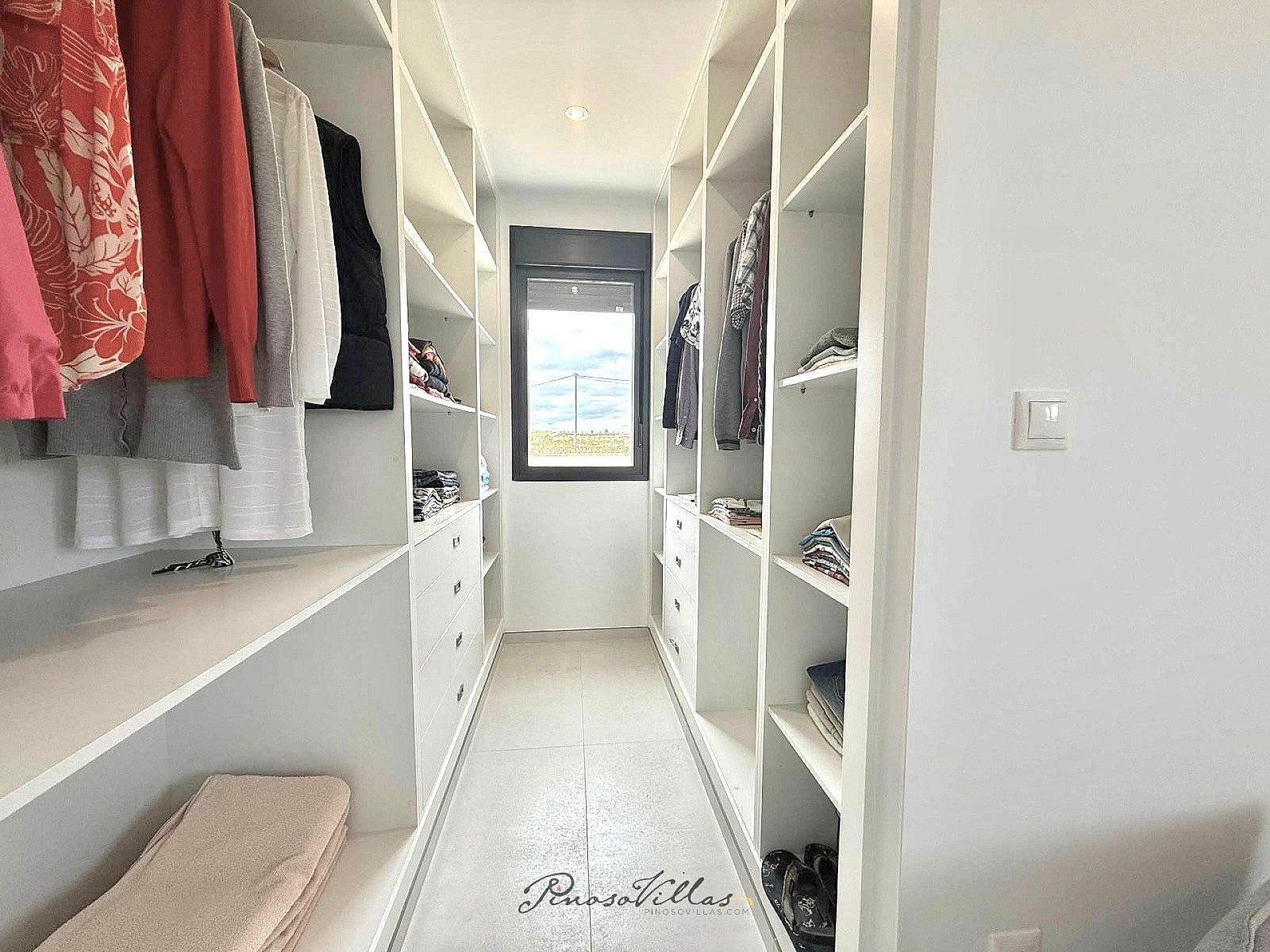 Resale - 3 Bedroom 3 Bathroom Villa in Pinoso -  - Alicante