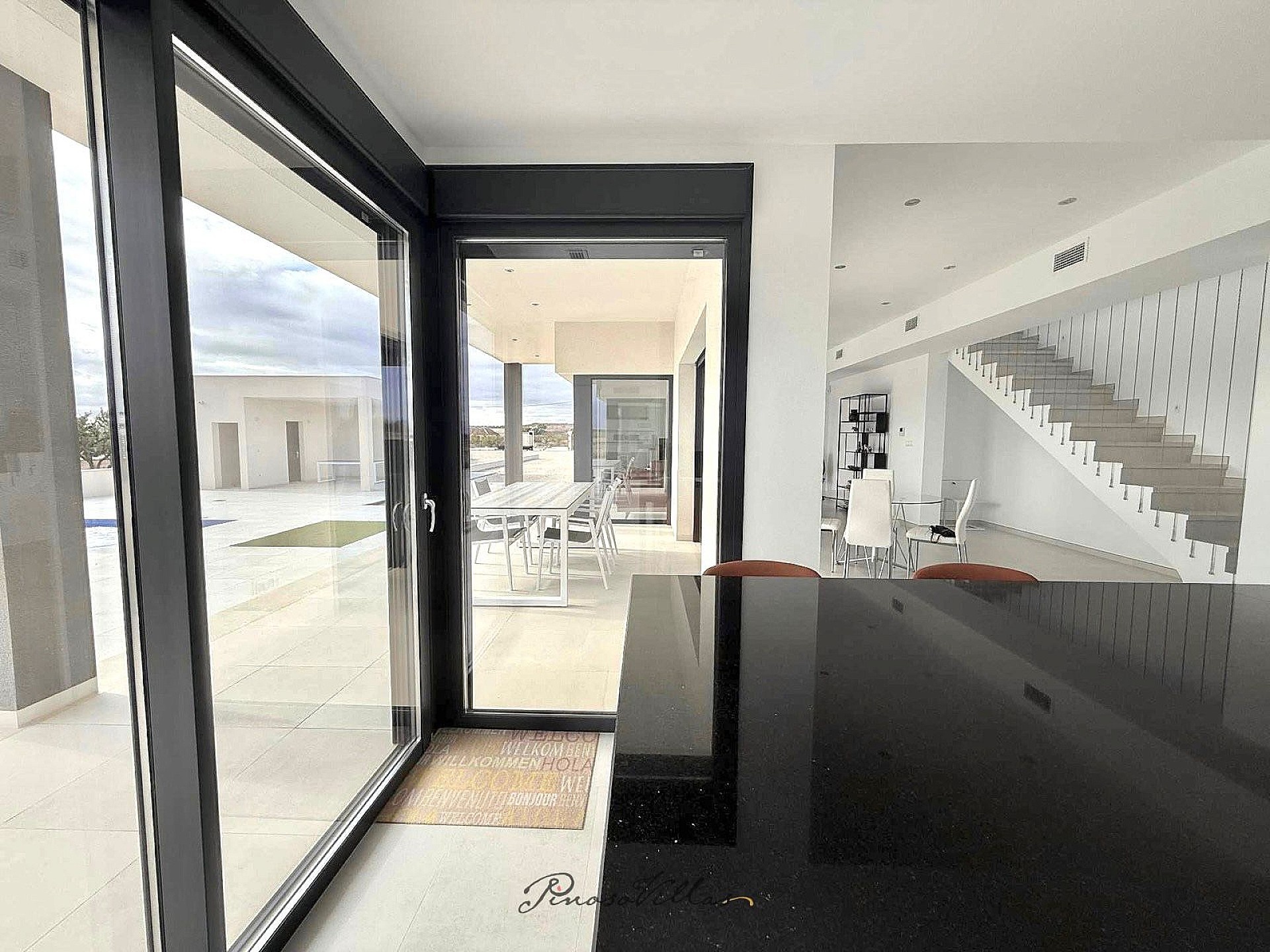 Resale - 3 Bedroom 3 Bathroom Villa in Pinoso -  - Alicante