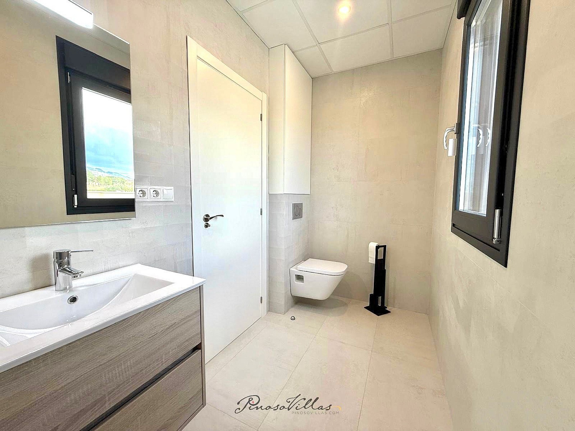 Resale - 3 Bedroom 3 Bathroom Villa in Pinoso -  - Alicante