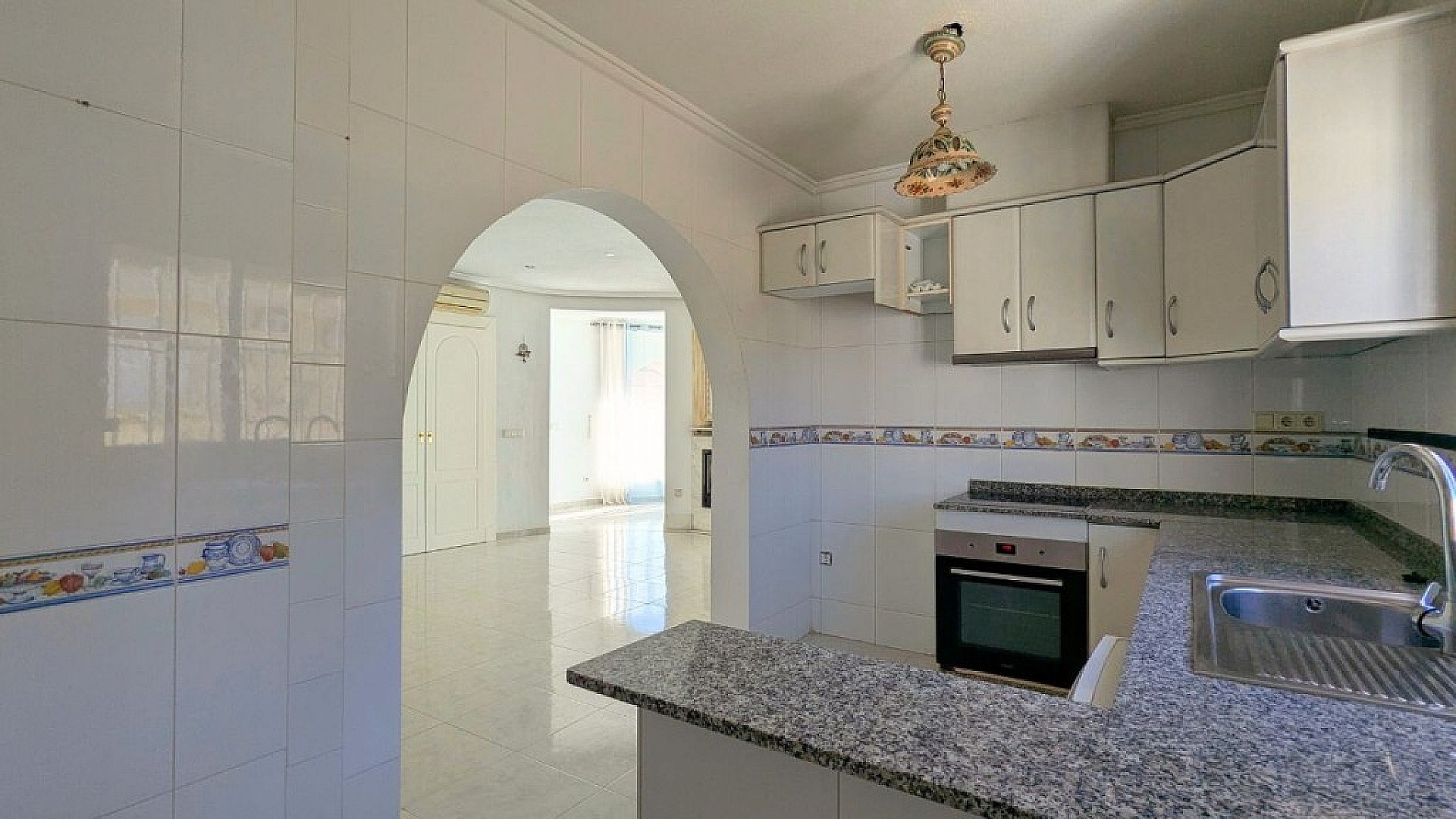 Resale - 3 Bedroom 2 Bathroom Villa in Ciudad Quesada -  - Alicante