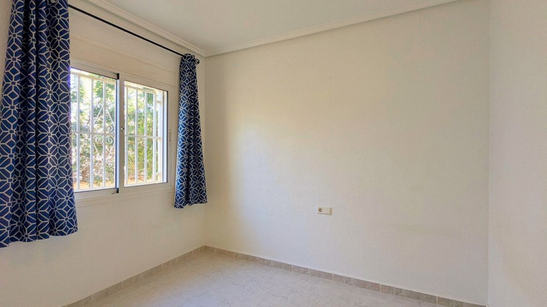 Resale - 3 Bedroom 2 Bathroom Villa in Ciudad Quesada -  - Alicante