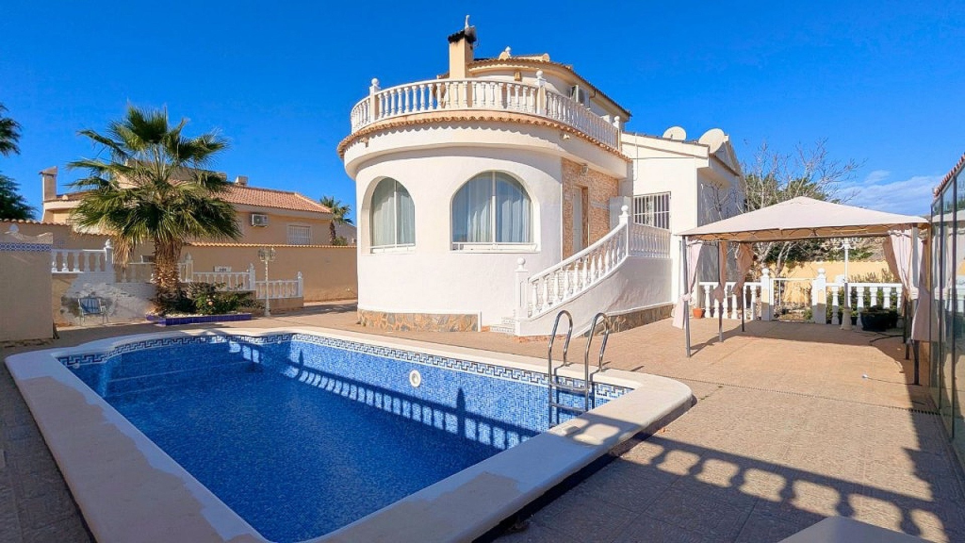Resale - 3 Bedroom 2 Bathroom Villa in Ciudad Quesada -  - Alicante