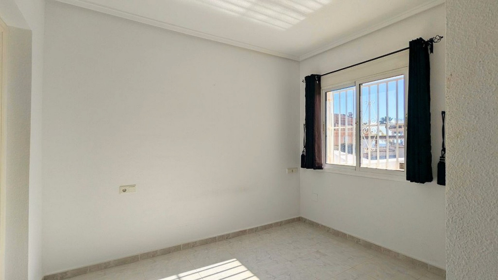 Resale - 3 Bedroom 2 Bathroom Villa in Ciudad Quesada -  - Alicante