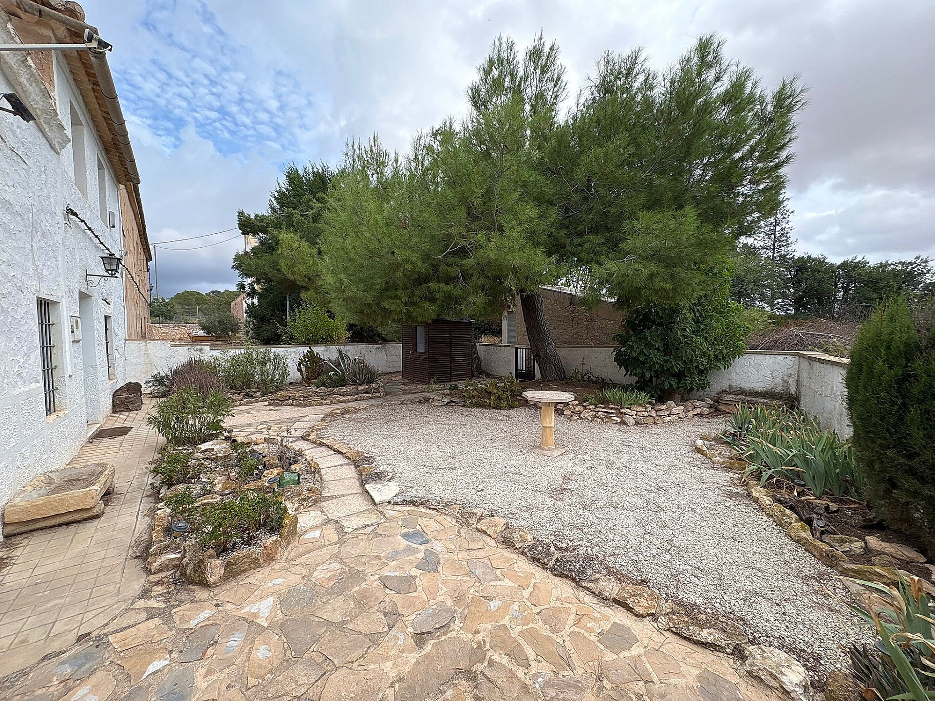 Resale - 5 Bedroom 2 Bathroom Semi-detached in Pinoso -  - Alicante