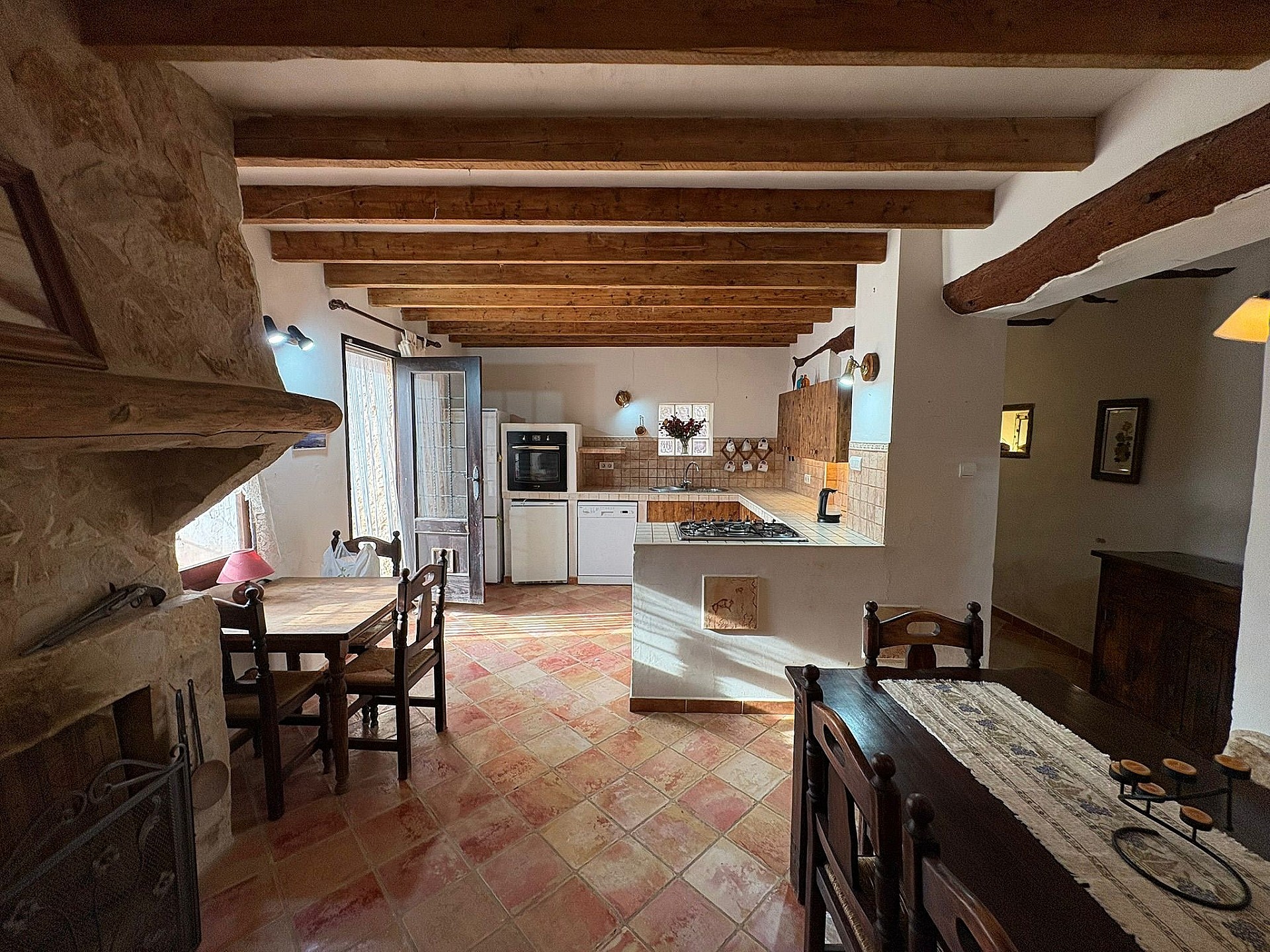 Resale - 5 Bedroom 2 Bathroom Semi-detached in Pinoso -  - Alicante