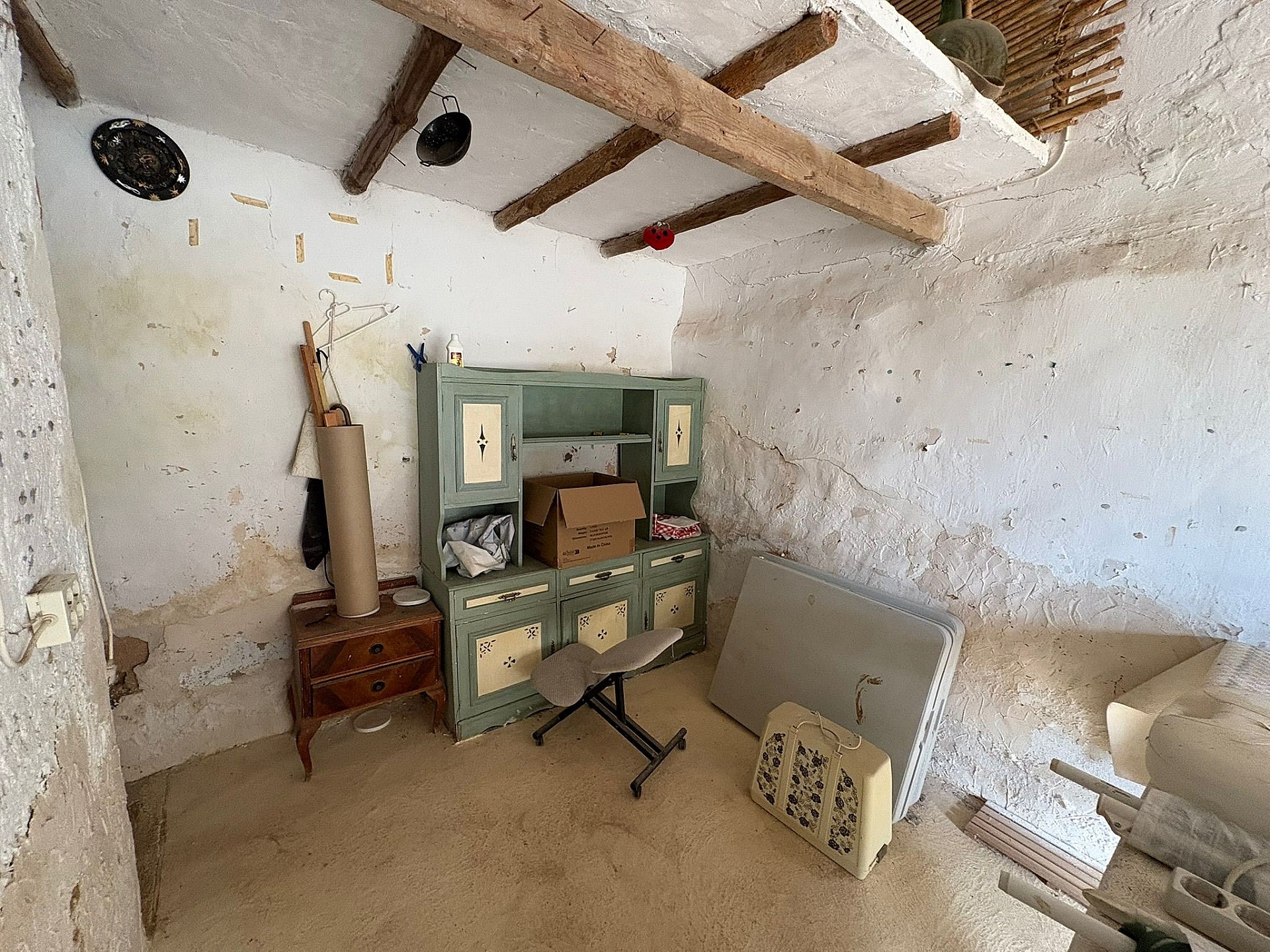 Resale - 5 Bedroom 2 Bathroom Semi-detached in Pinoso -  - Alicante