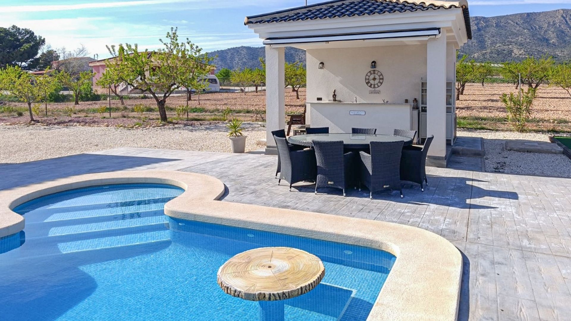 Resale - 3 Bedroom 2 Bathroom Villa in Pinoso -  - Alicante