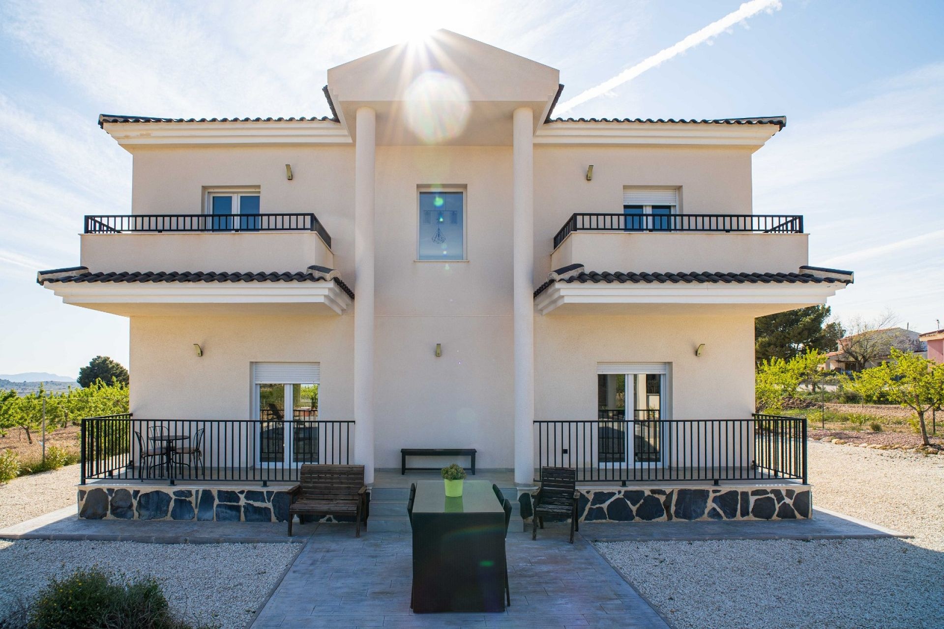 Resale - 3 Bedroom 2 Bathroom Villa in Pinoso -  - Alicante