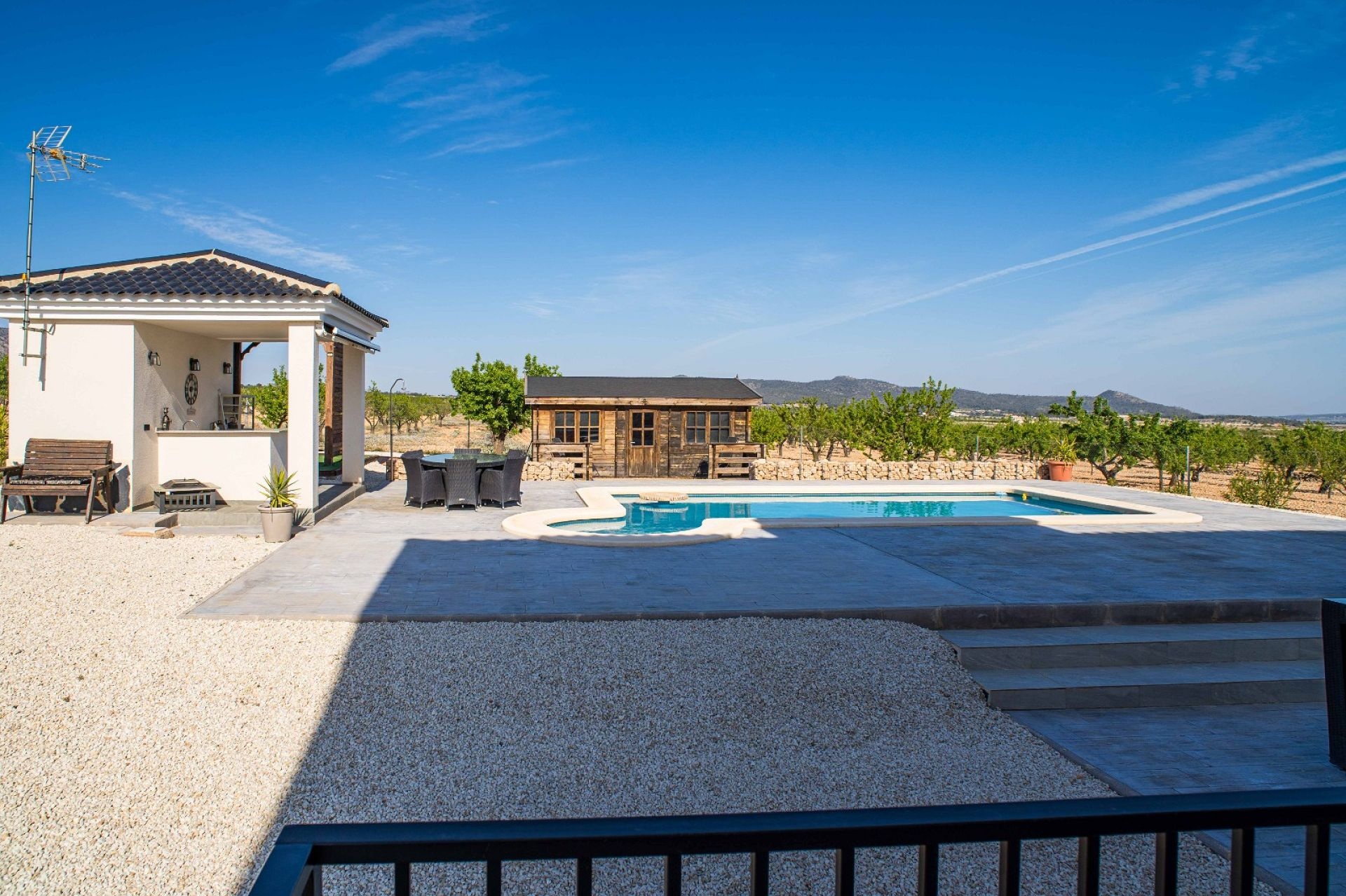 Resale - 3 Bedroom 2 Bathroom Villa in Pinoso -  - Alicante