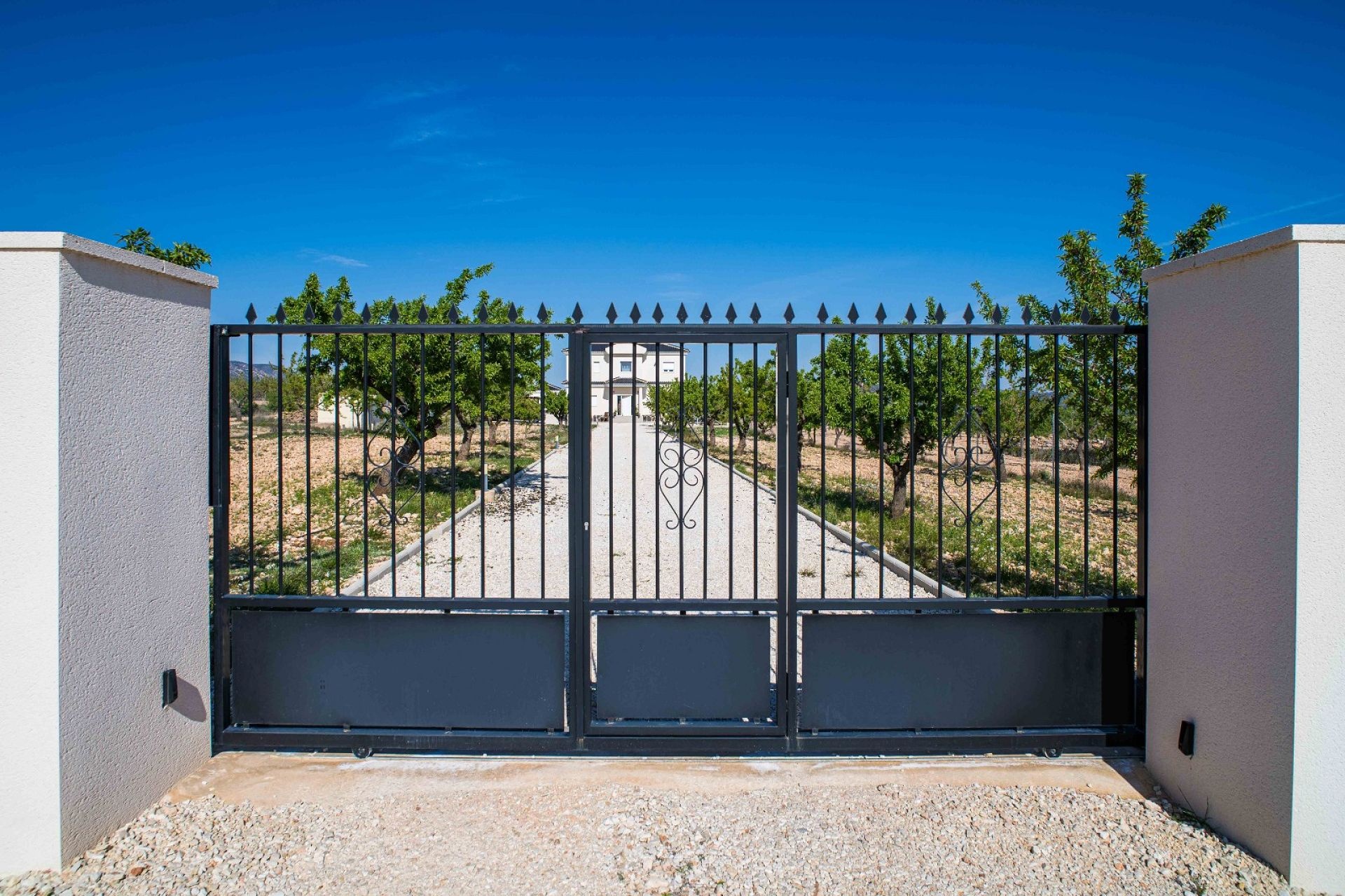 Resale - 3 Bedroom 2 Bathroom Villa in Pinoso -  - Alicante