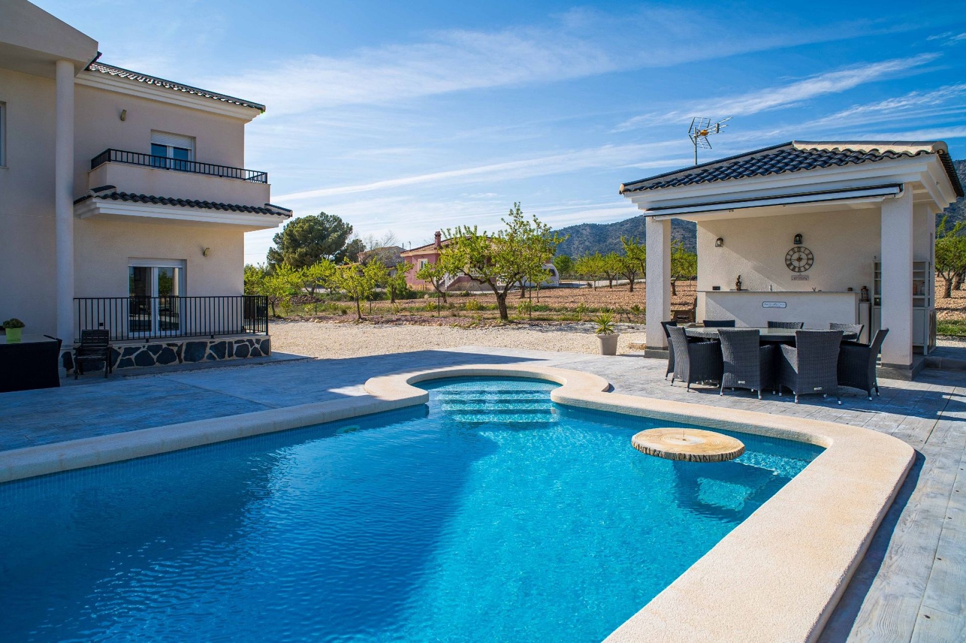 Resale - 3 Bedroom 2 Bathroom Villa in Pinoso -  - Alicante