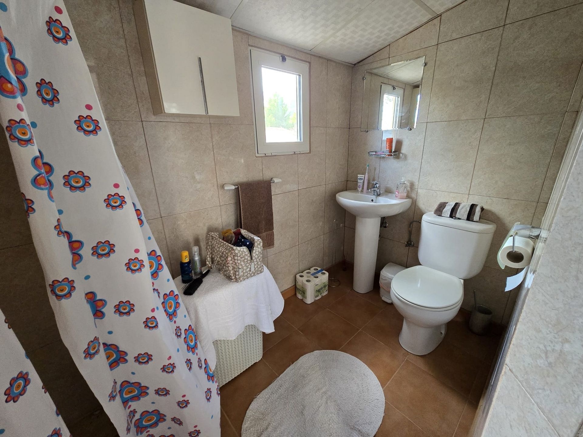 Resale - 5 Bedroom 3 Bathroom Villa in Sax -  - Alicante