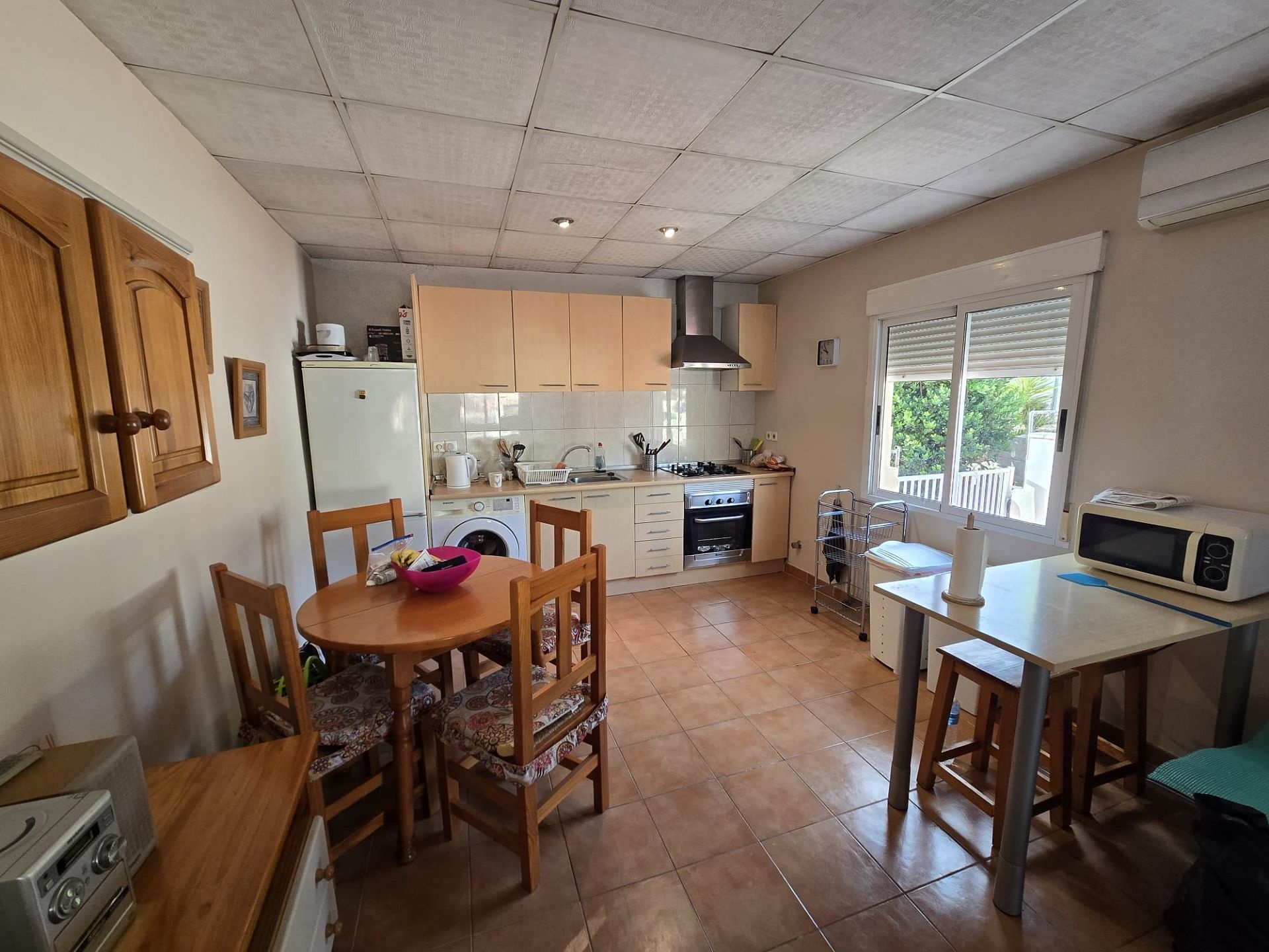 Resale - 5 Bedroom 3 Bathroom Villa in Sax -  - Alicante