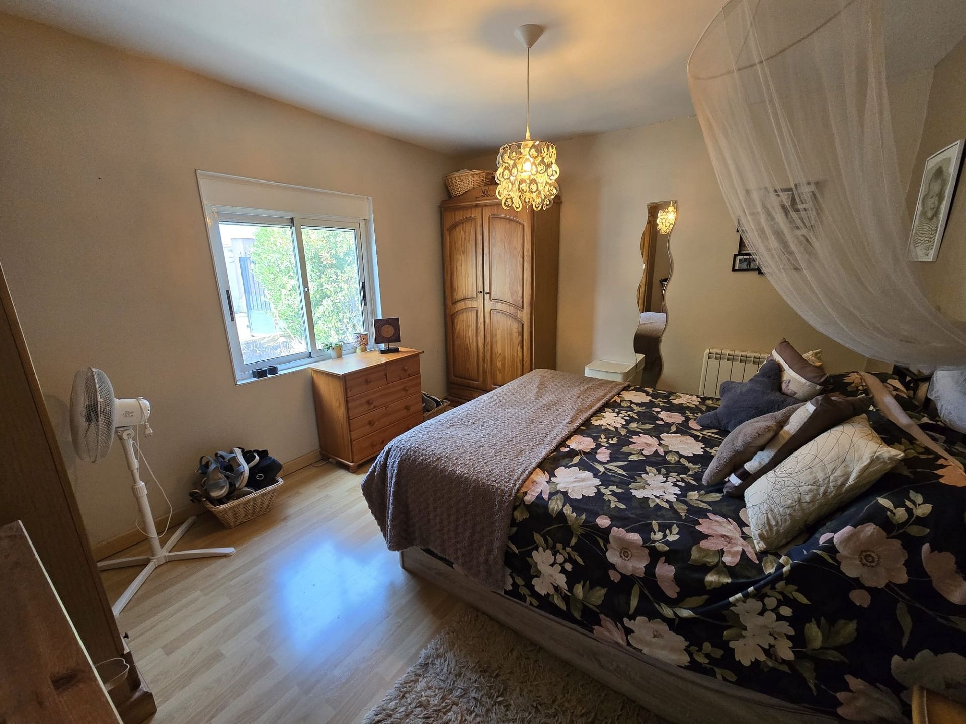 Resale - 5 Bedroom 3 Bathroom Villa in Sax -  - Alicante