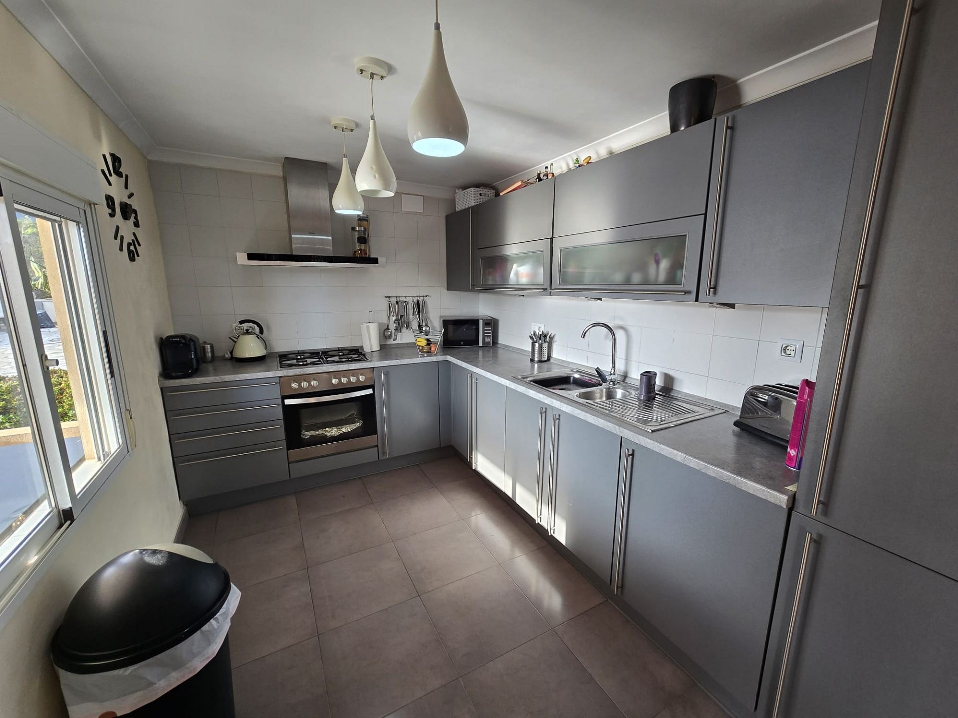 Resale - 5 Bedroom 3 Bathroom Villa in Sax -  - Alicante