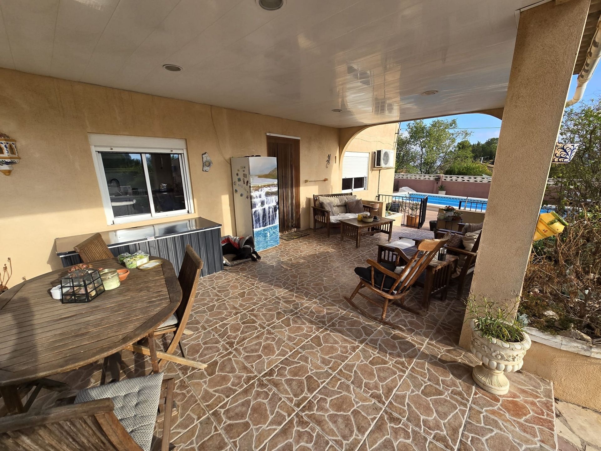 Resale - 5 Bedroom 3 Bathroom Villa in Sax -  - Alicante
