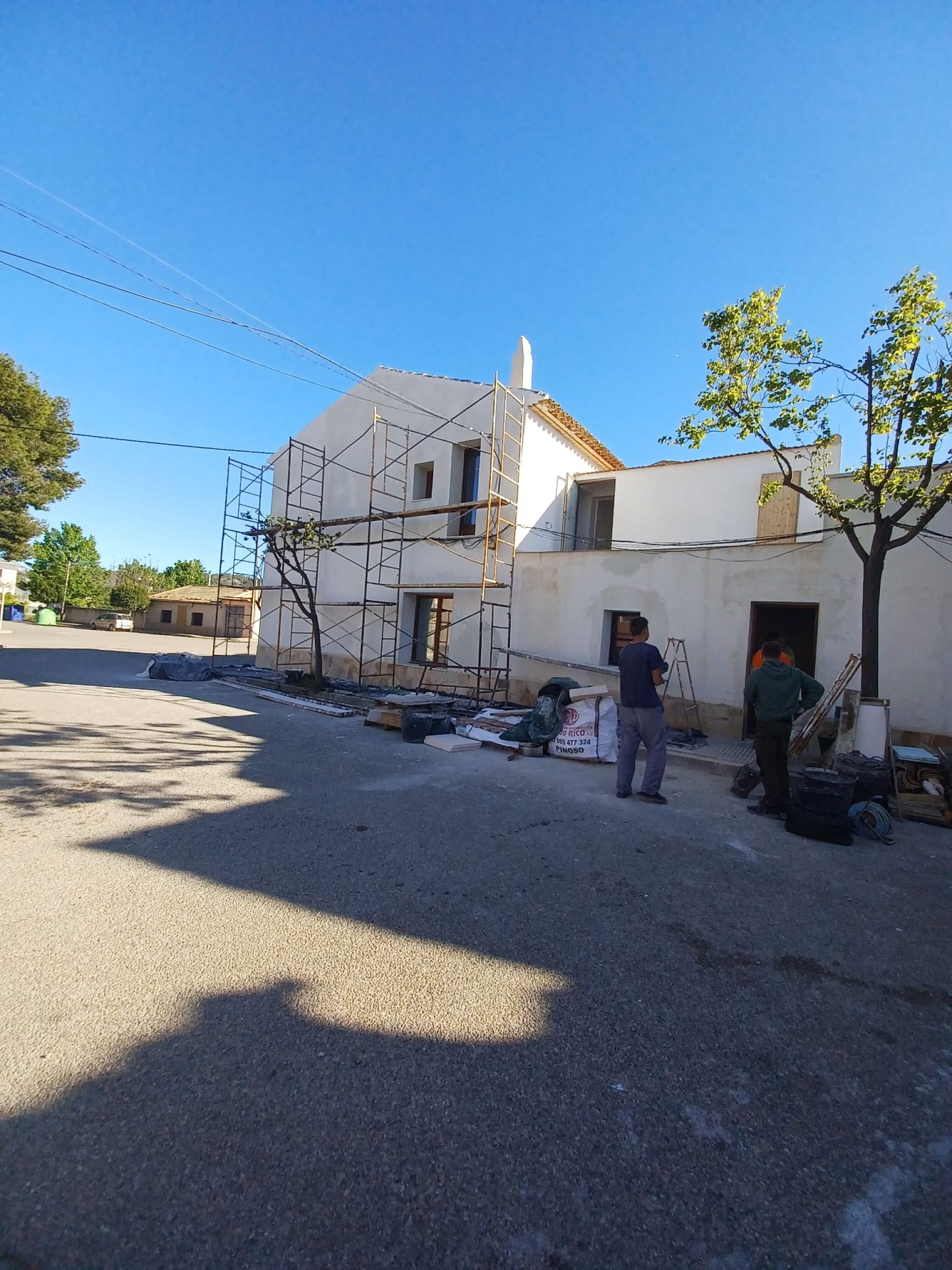 Resale - 4 Bedroom 2 Bathroom Village house in Pinoso -  - Alicante