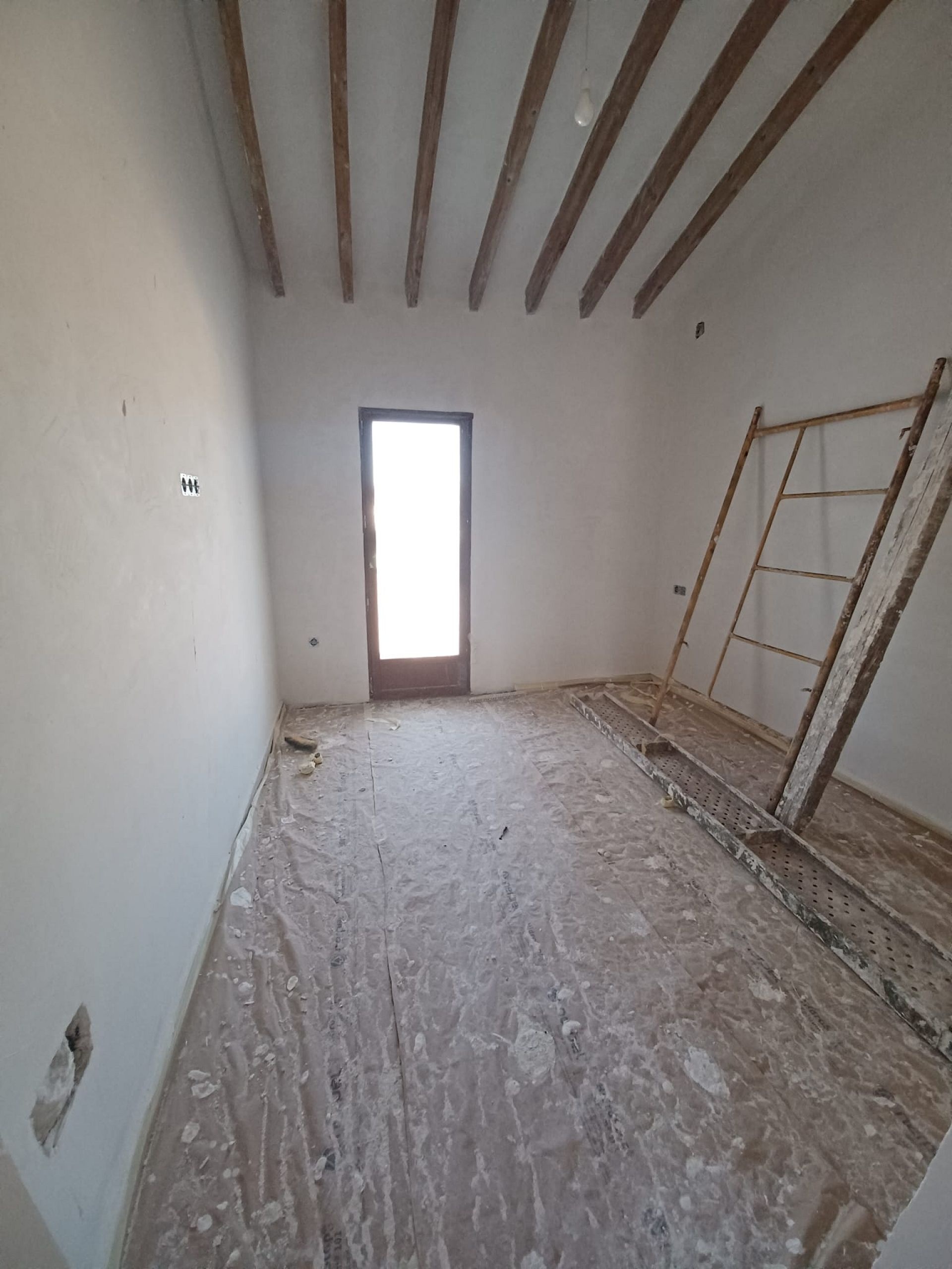 Resale - 4 Bedroom 2 Bathroom Village house in Pinoso -  - Alicante