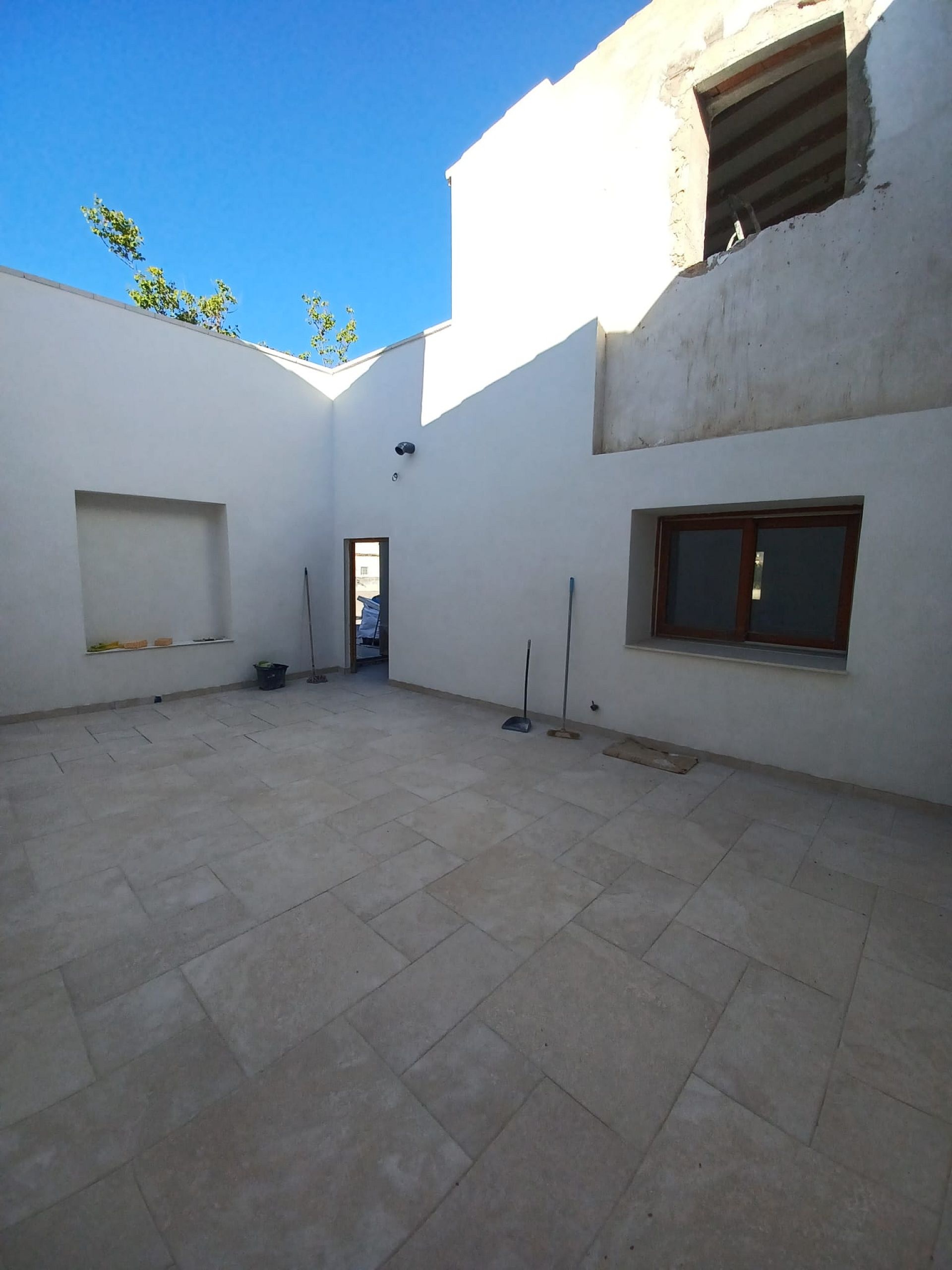 Resale - 4 Bedroom 2 Bathroom Village house in Pinoso -  - Alicante