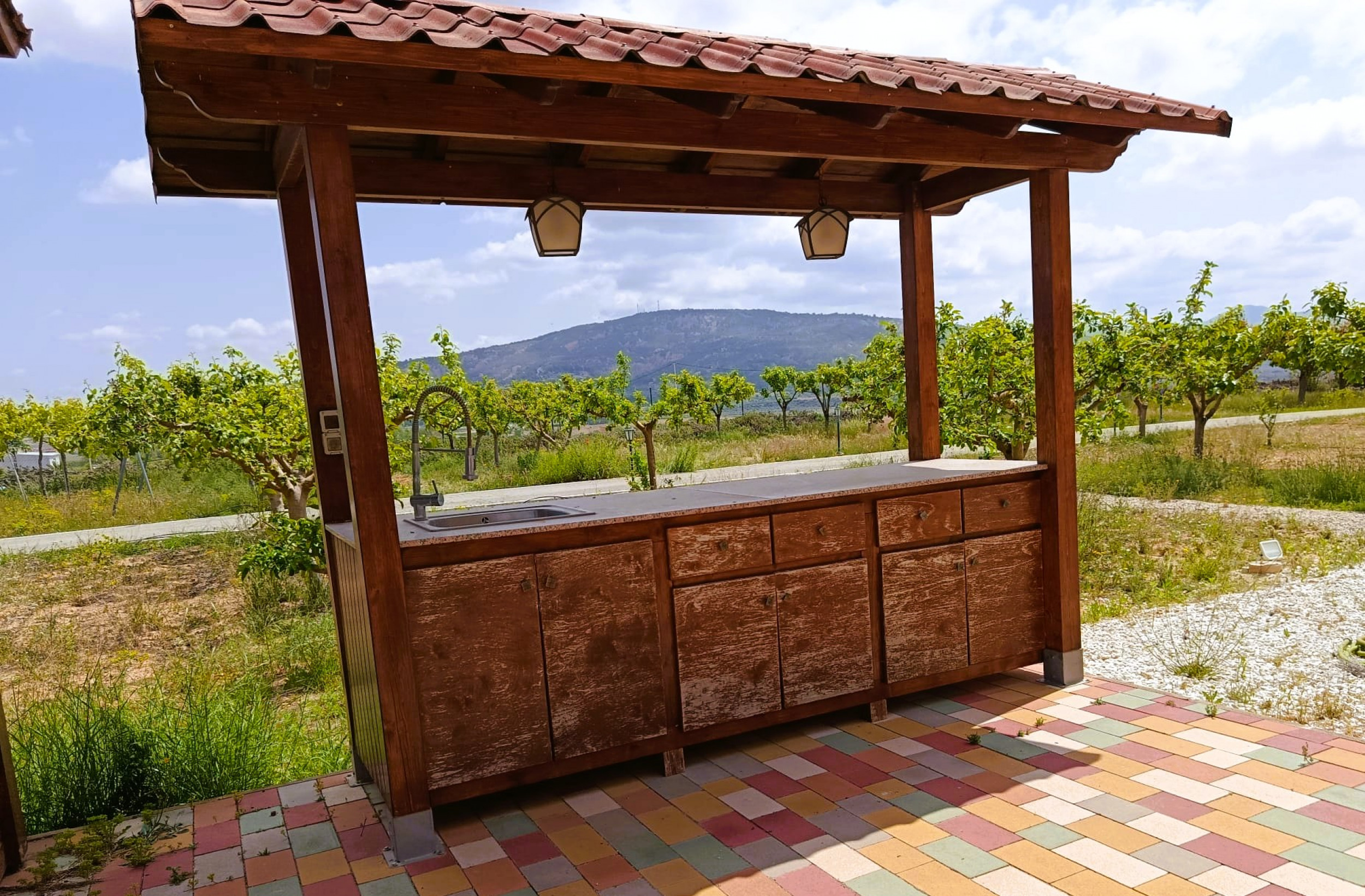 Resale - 4 Bedroom 4 Bathroom Villa in Pinoso -  - Alicante