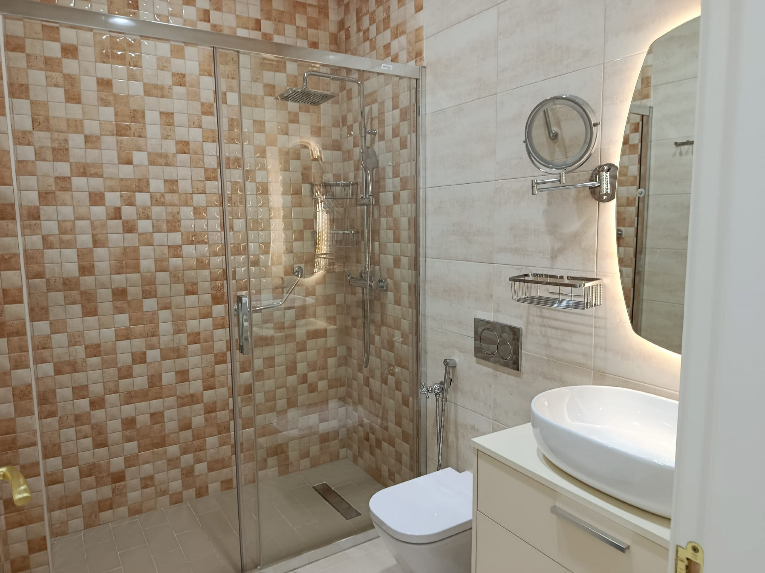 Resale - 4 Bedroom 4 Bathroom Villa in Pinoso -  - Alicante