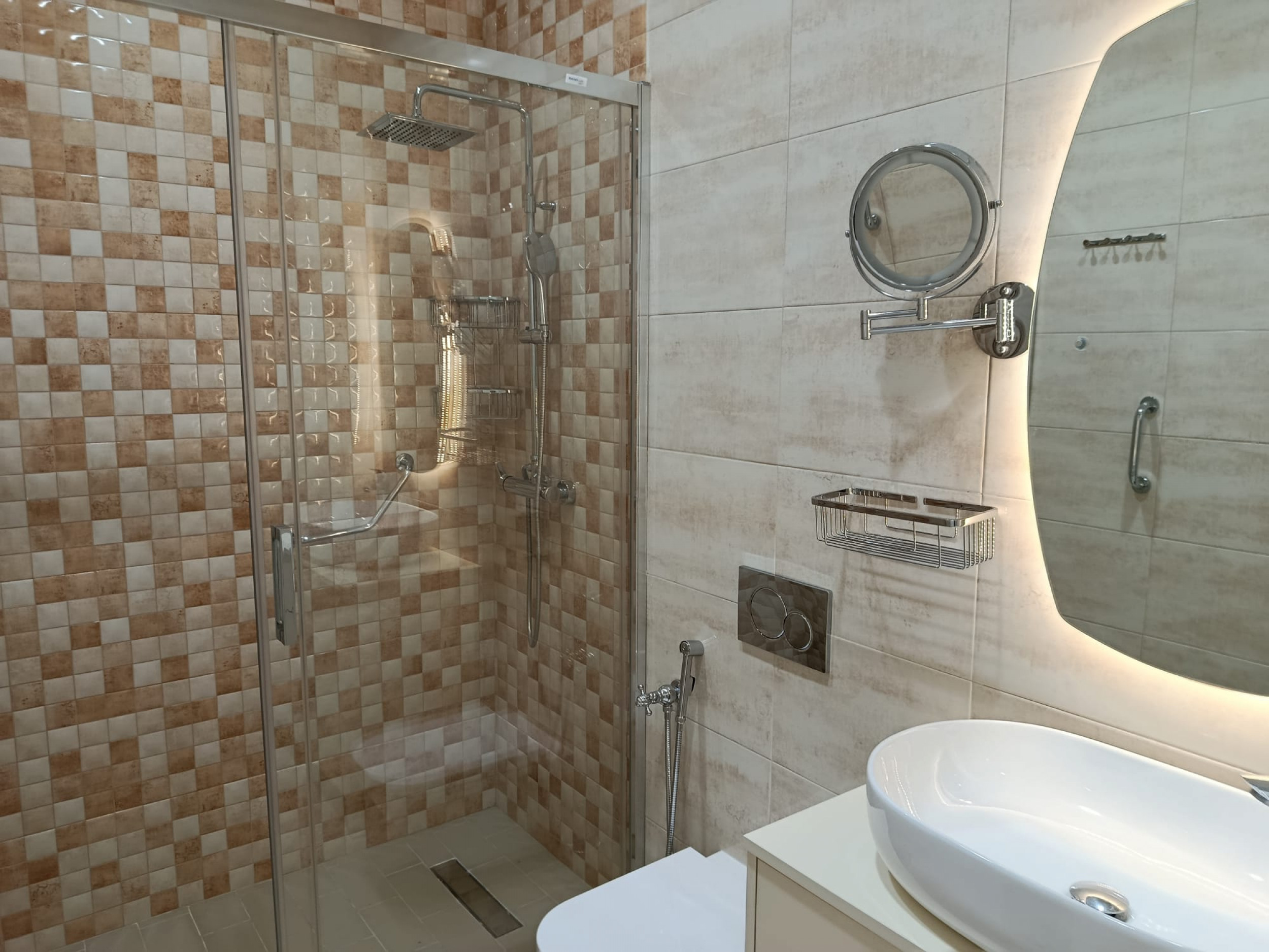 Resale - 4 Bedroom 4 Bathroom Villa in Pinoso -  - Alicante