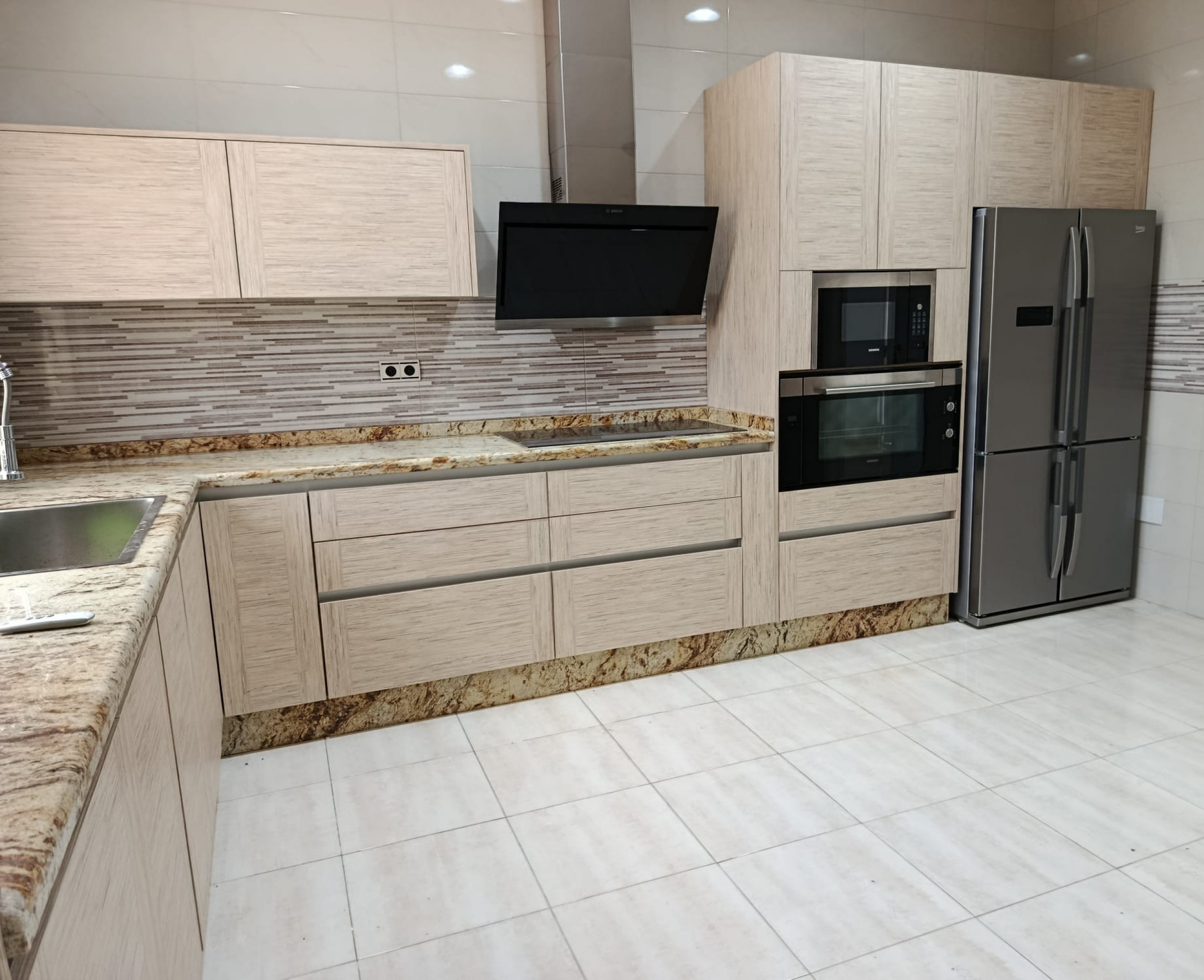 Resale - 4 Bedroom 4 Bathroom Villa in Pinoso -  - Alicante