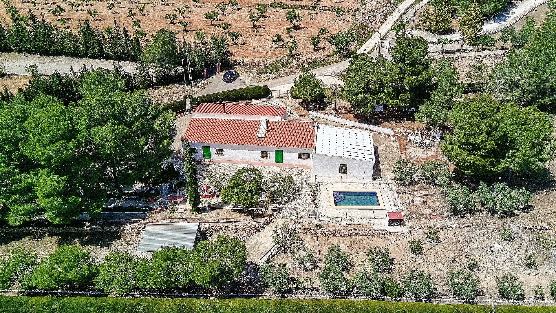 Resale - 6 Bedroom 2 Bathroom Country house in Pinoso -  - Alicante