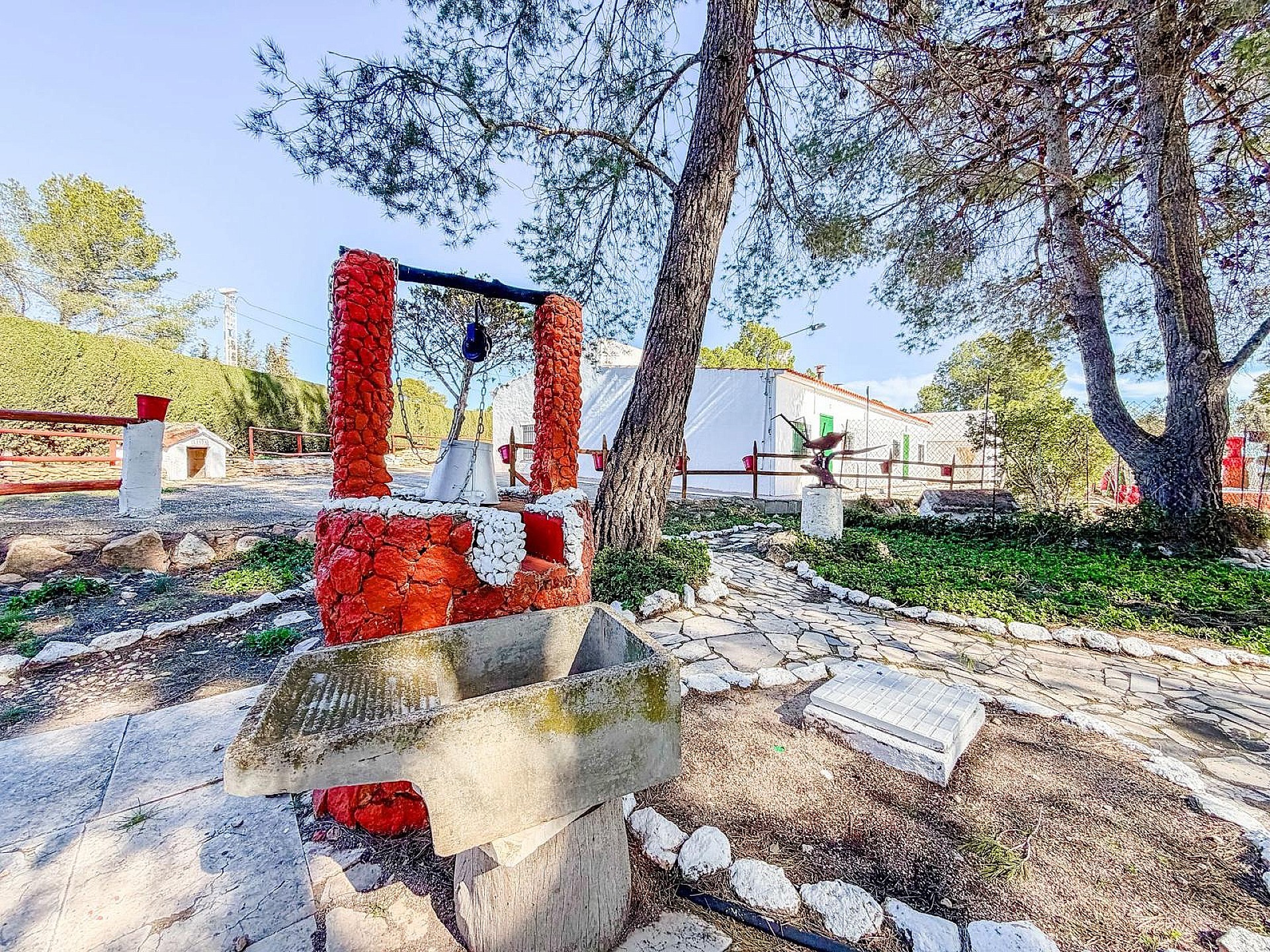 Resale - 6 Bedroom 2 Bathroom Country house in Pinoso -  - Alicante