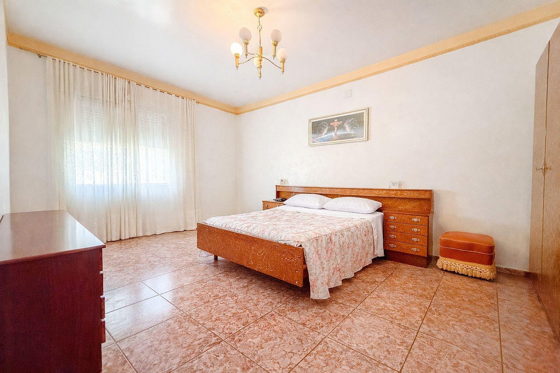 Resale - 6 Bedroom 2 Bathroom Country house in Pinoso -  - Alicante