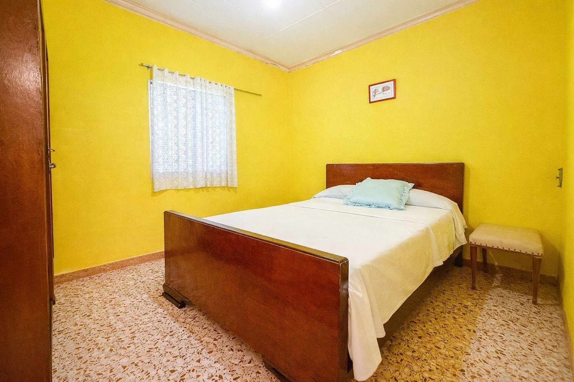 Resale - 6 Bedroom 2 Bathroom Country house in Pinoso -  - Alicante
