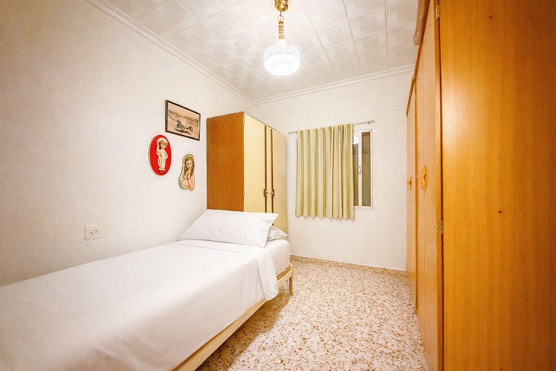 Resale - 6 Bedroom 2 Bathroom Country house in Pinoso -  - Alicante
