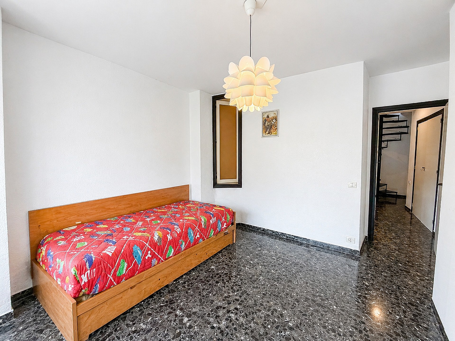 Resale - 4 Bedroom 2 Bathroom Townhouse in Yecla -  - Murcia