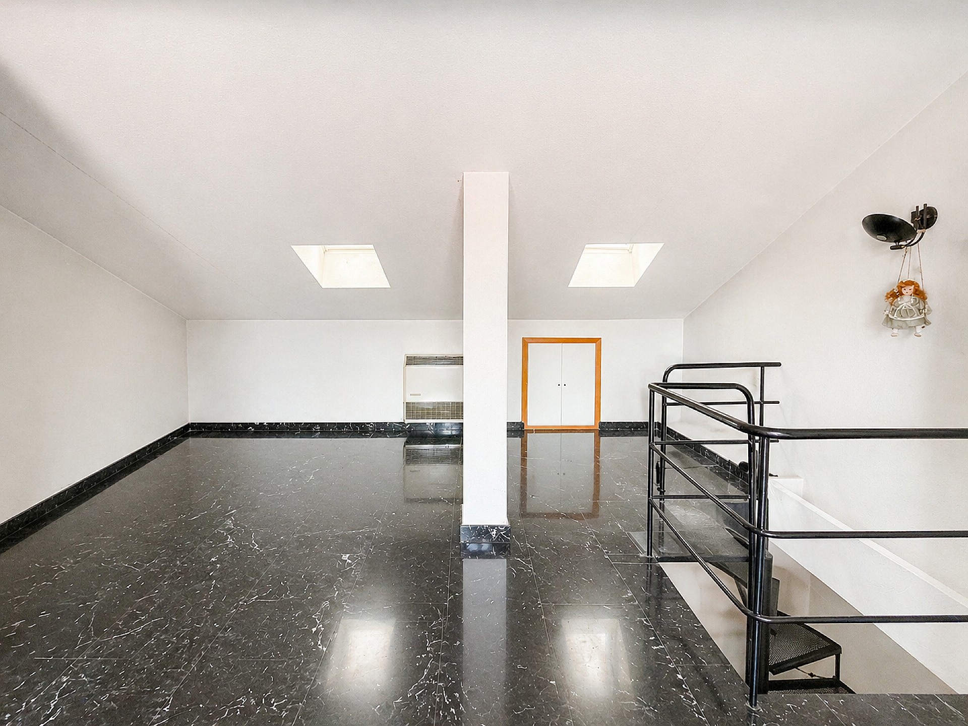 Resale - 4 Bedroom 2 Bathroom Townhouse in Yecla -  - Murcia