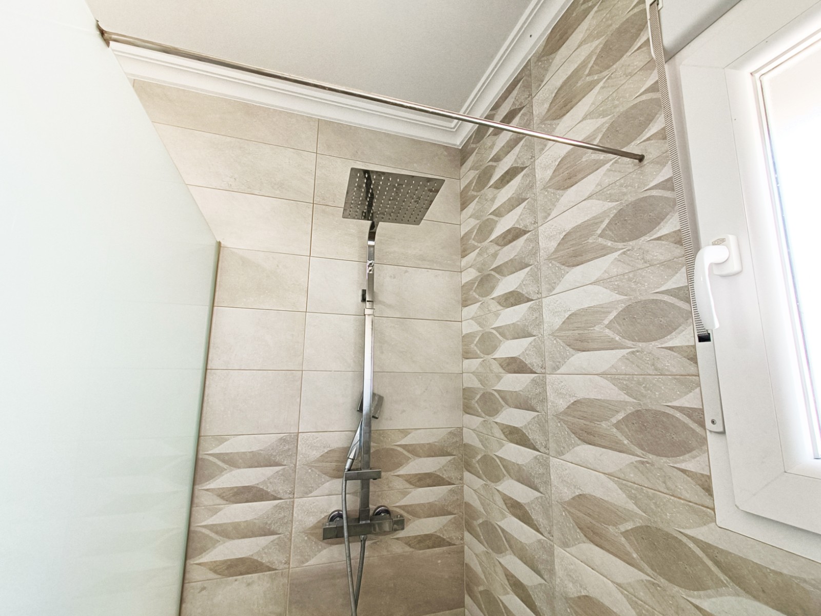 Resale - 4 Bedroom 2 Bathroom Villa in Pinoso -  - Alicante