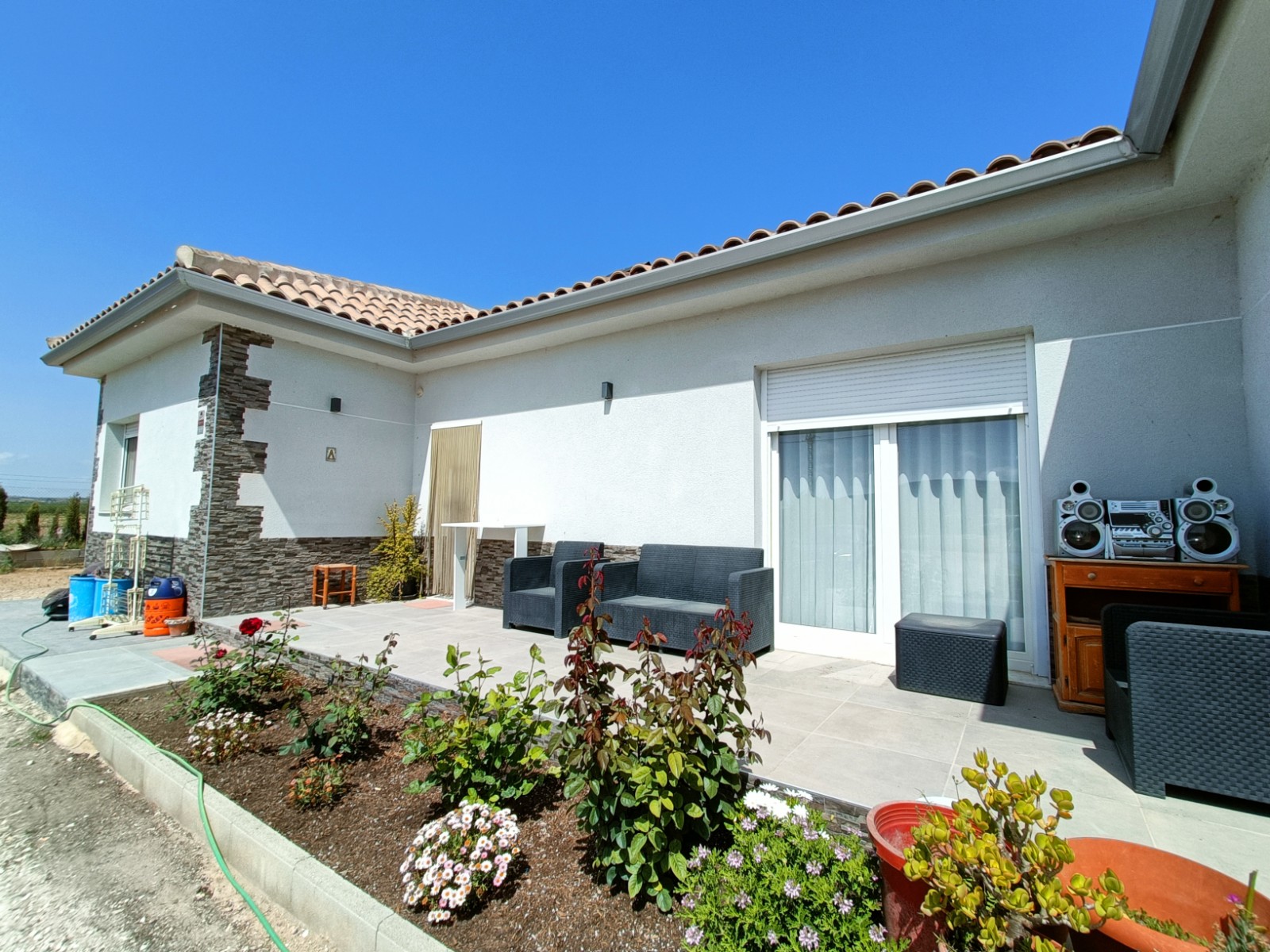 Resale - 4 Bedroom 2 Bathroom Villa in Pinoso -  - Alicante