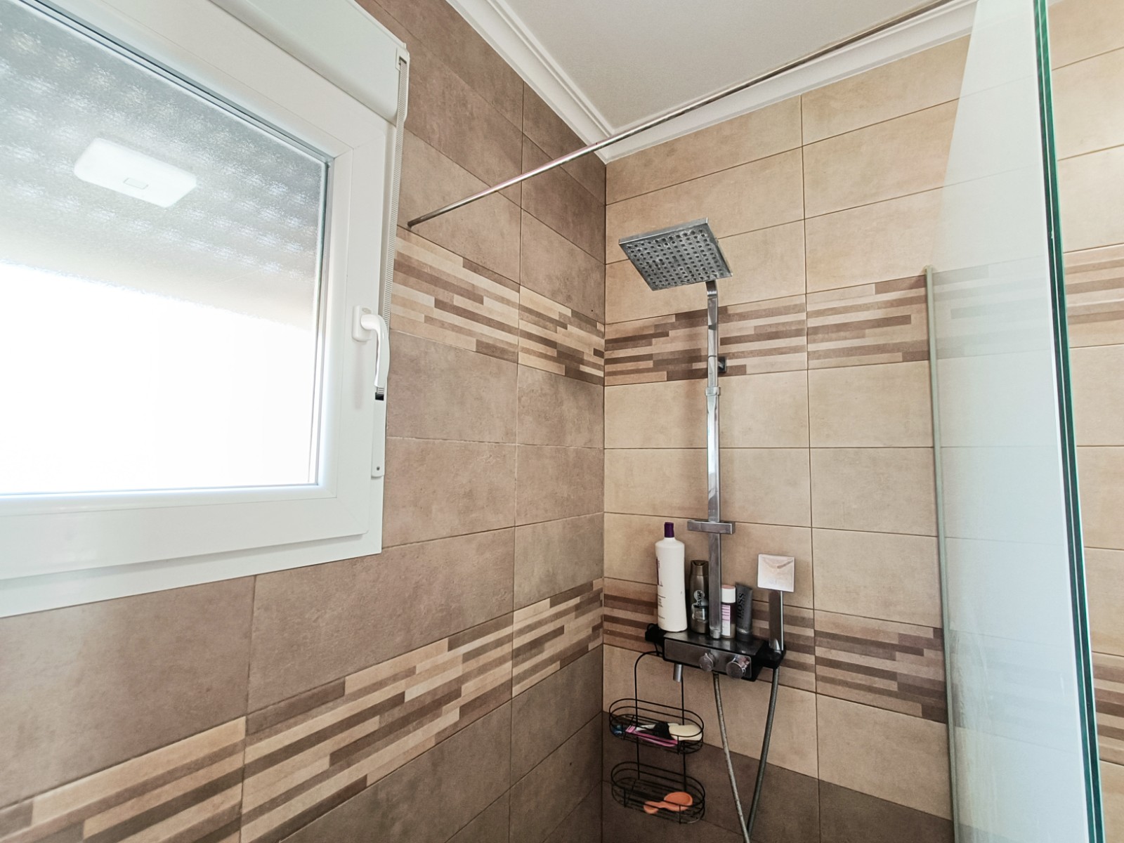Resale - 4 Bedroom 2 Bathroom Villa in Pinoso -  - Alicante