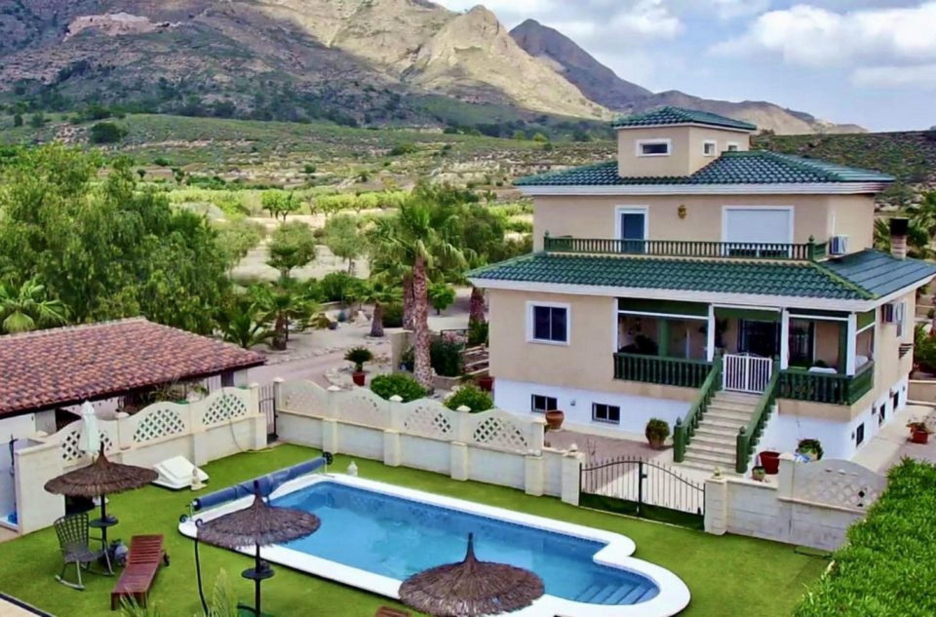 Resale - 4 Bedroom 3 Bathroom Villa in Macisvenda -  - Murcia