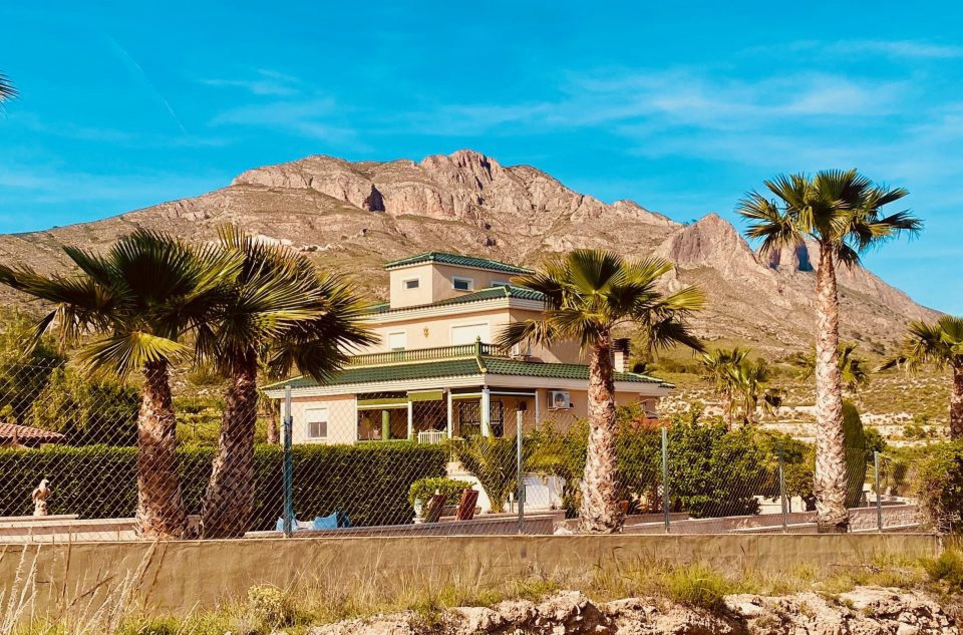 Resale - 4 Bedroom 3 Bathroom Villa in Macisvenda -  - Murcia