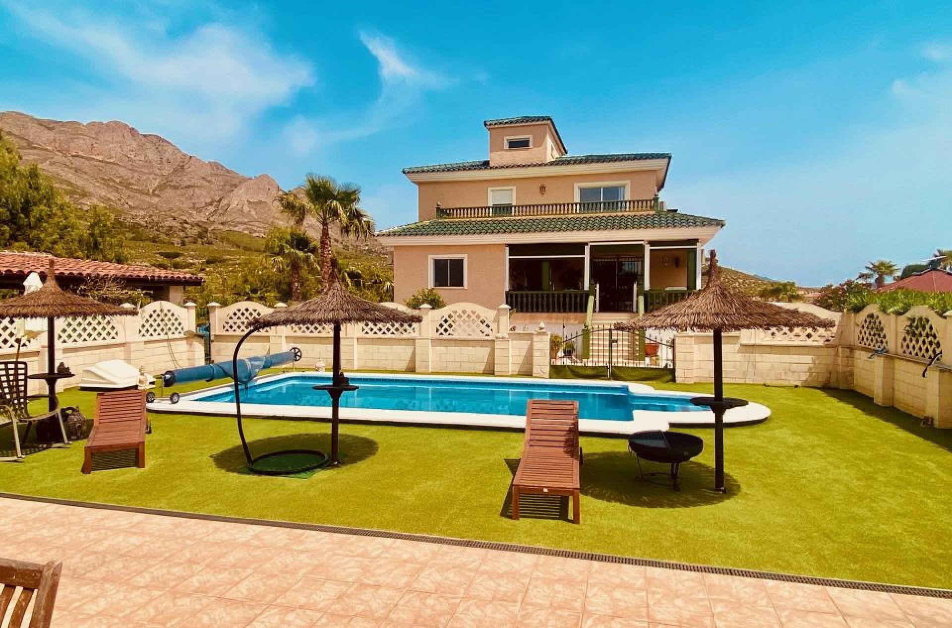 Resale - 4 Bedroom 3 Bathroom Villa in Macisvenda -  - Murcia
